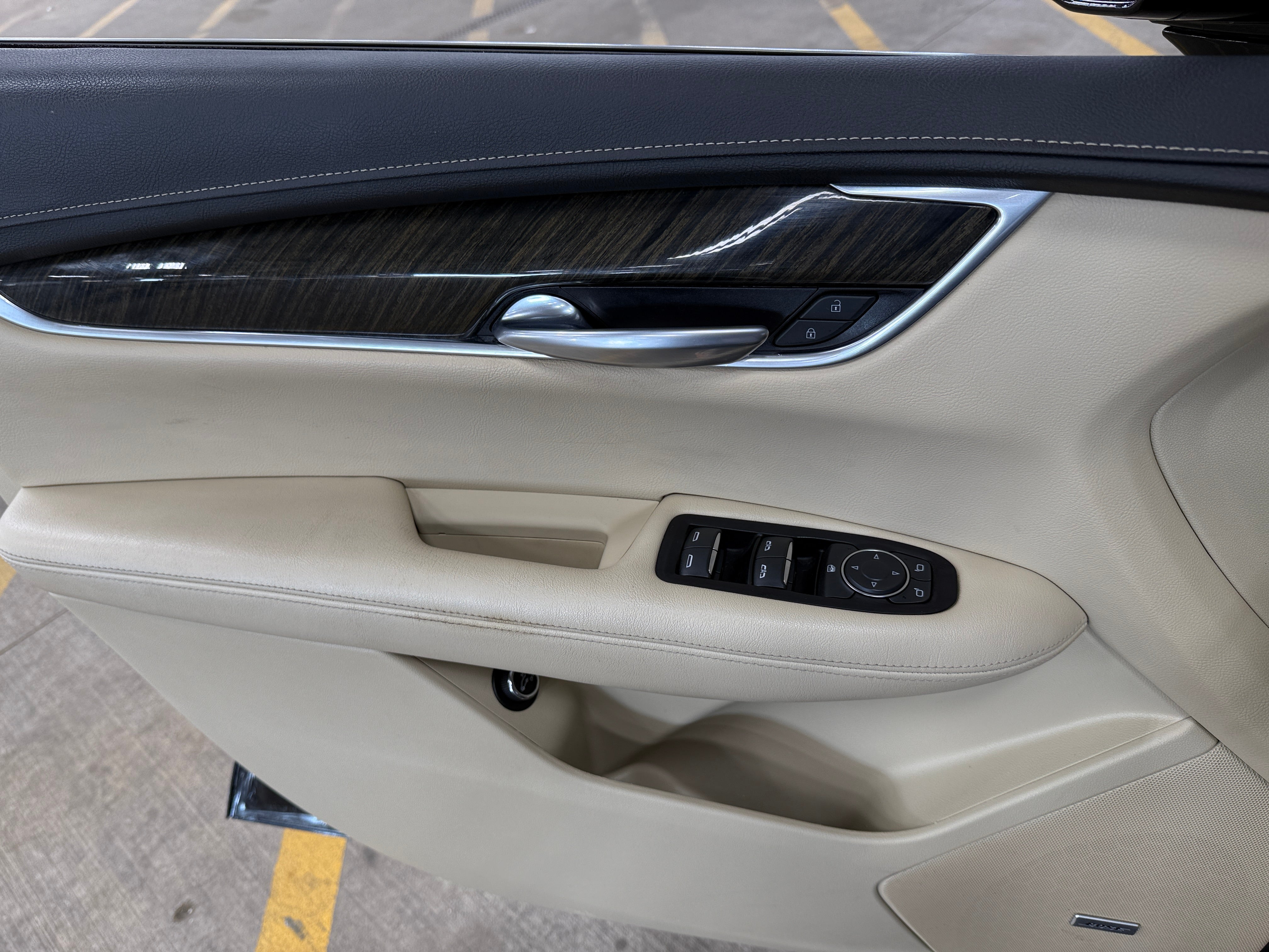Image 3 of 2019 Cadillac XT5 base