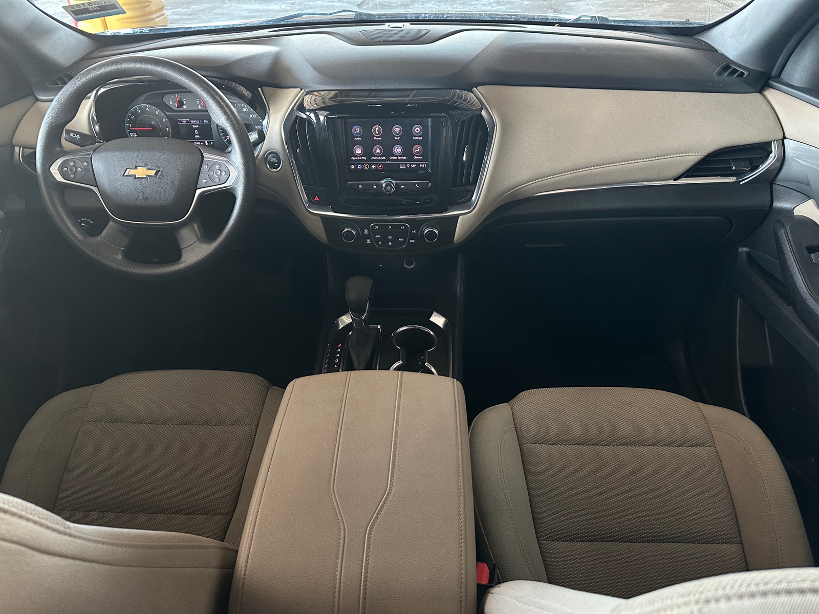 Thumbnail: 2023 Chevrolet Traverse - 3