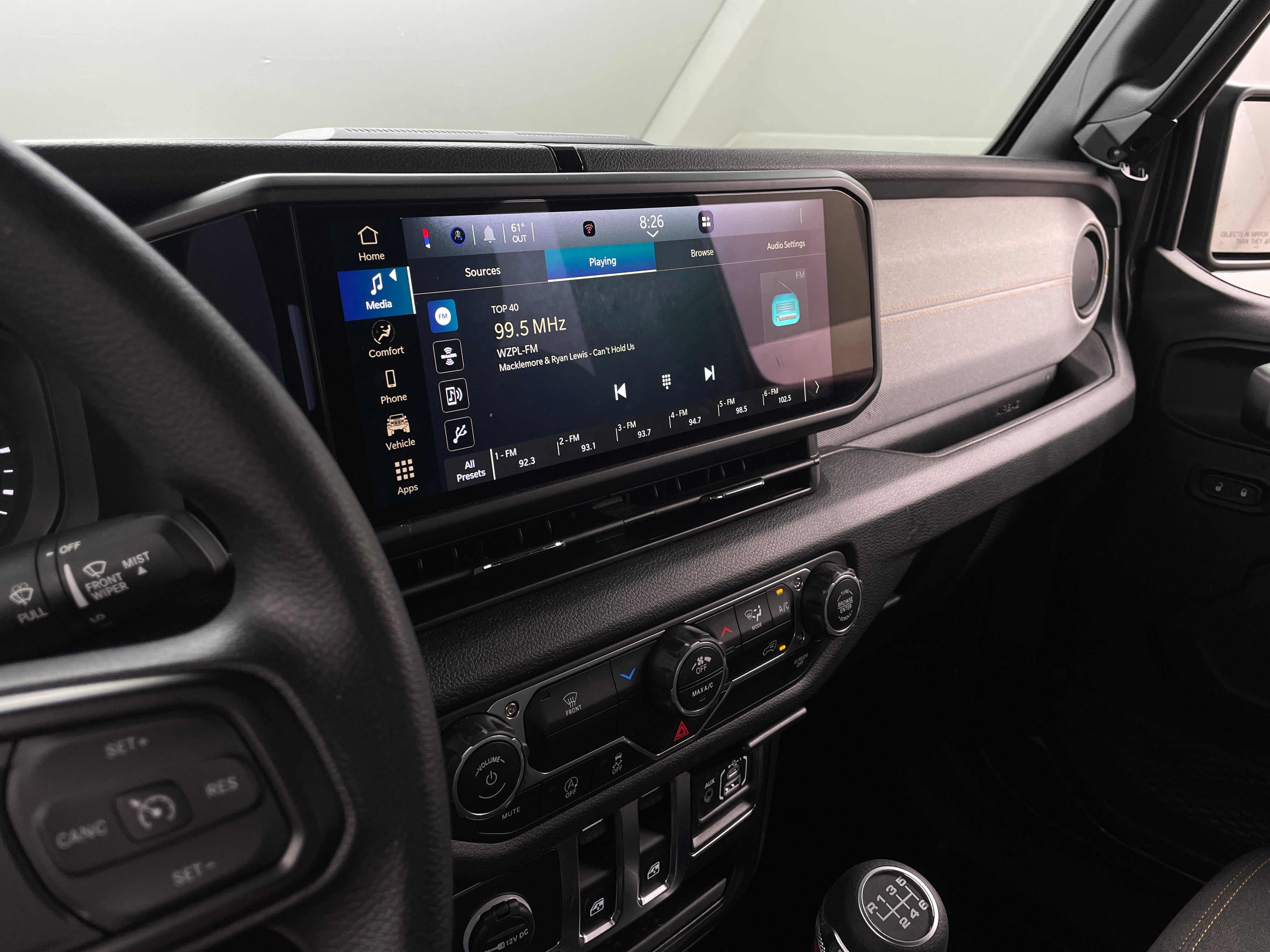 2025 Jeep Wrangler Sport 4