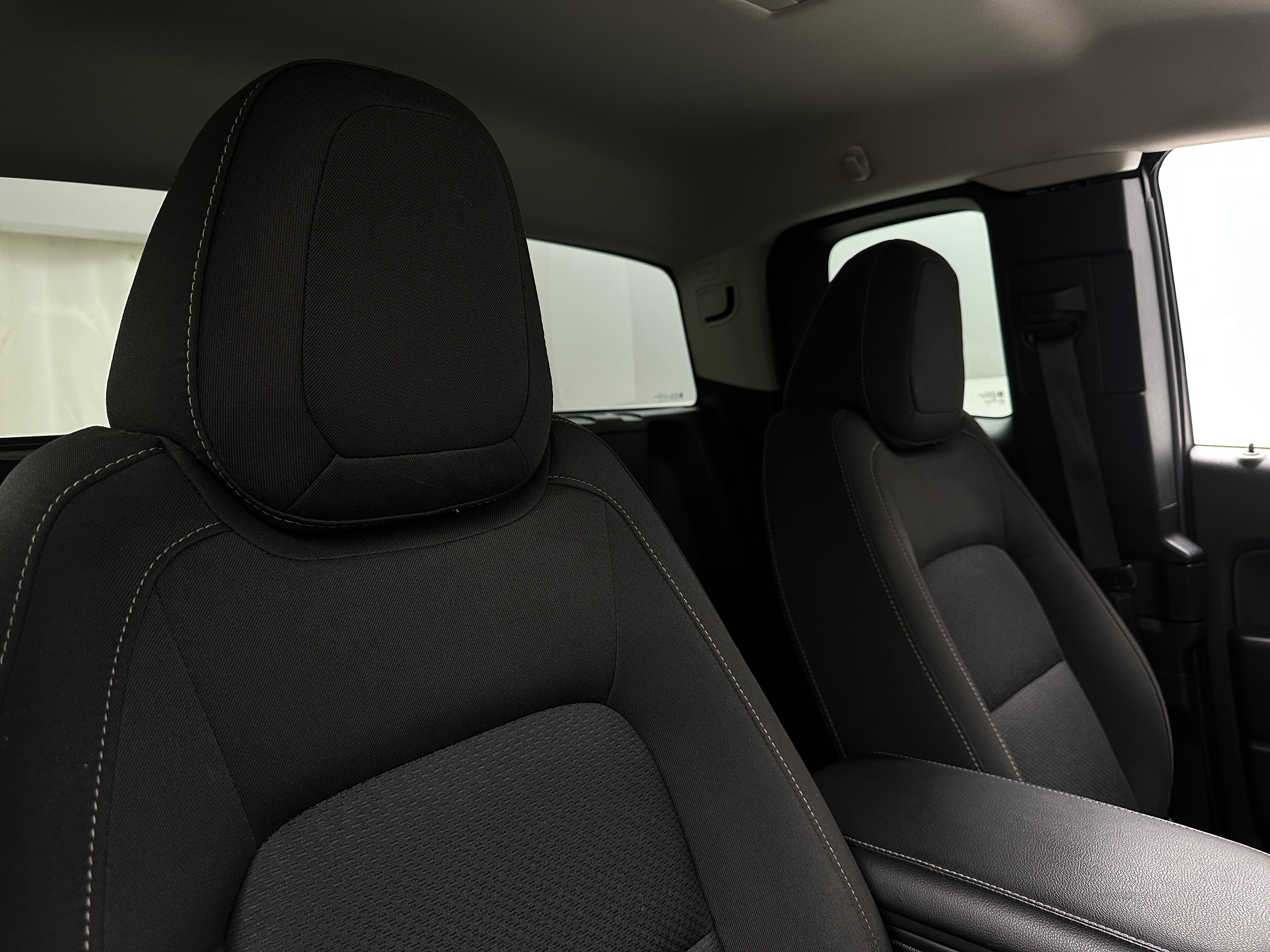 2022 Chevrolet Colorado LT 2