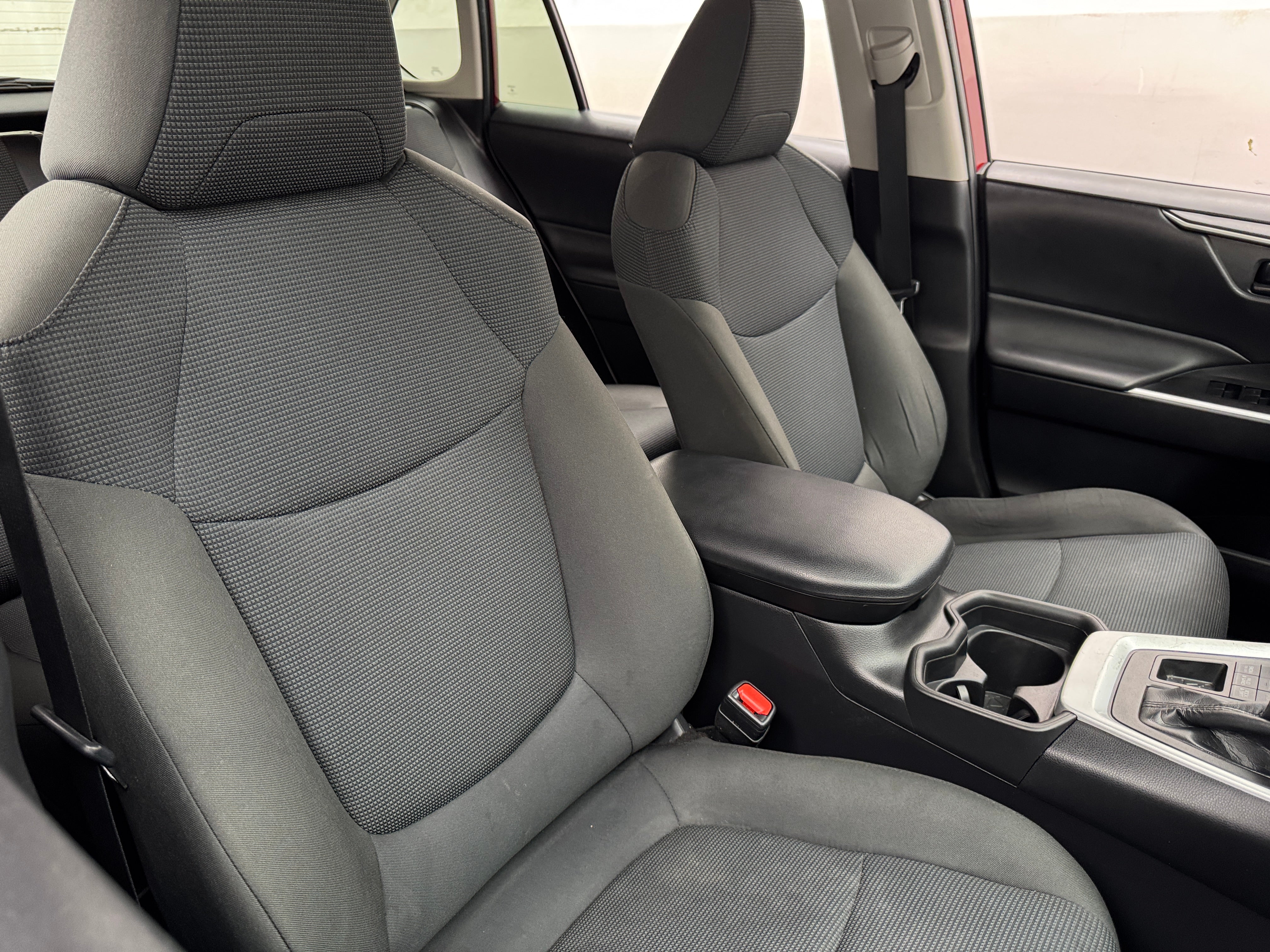 2021 Toyota RAV4 LE 2