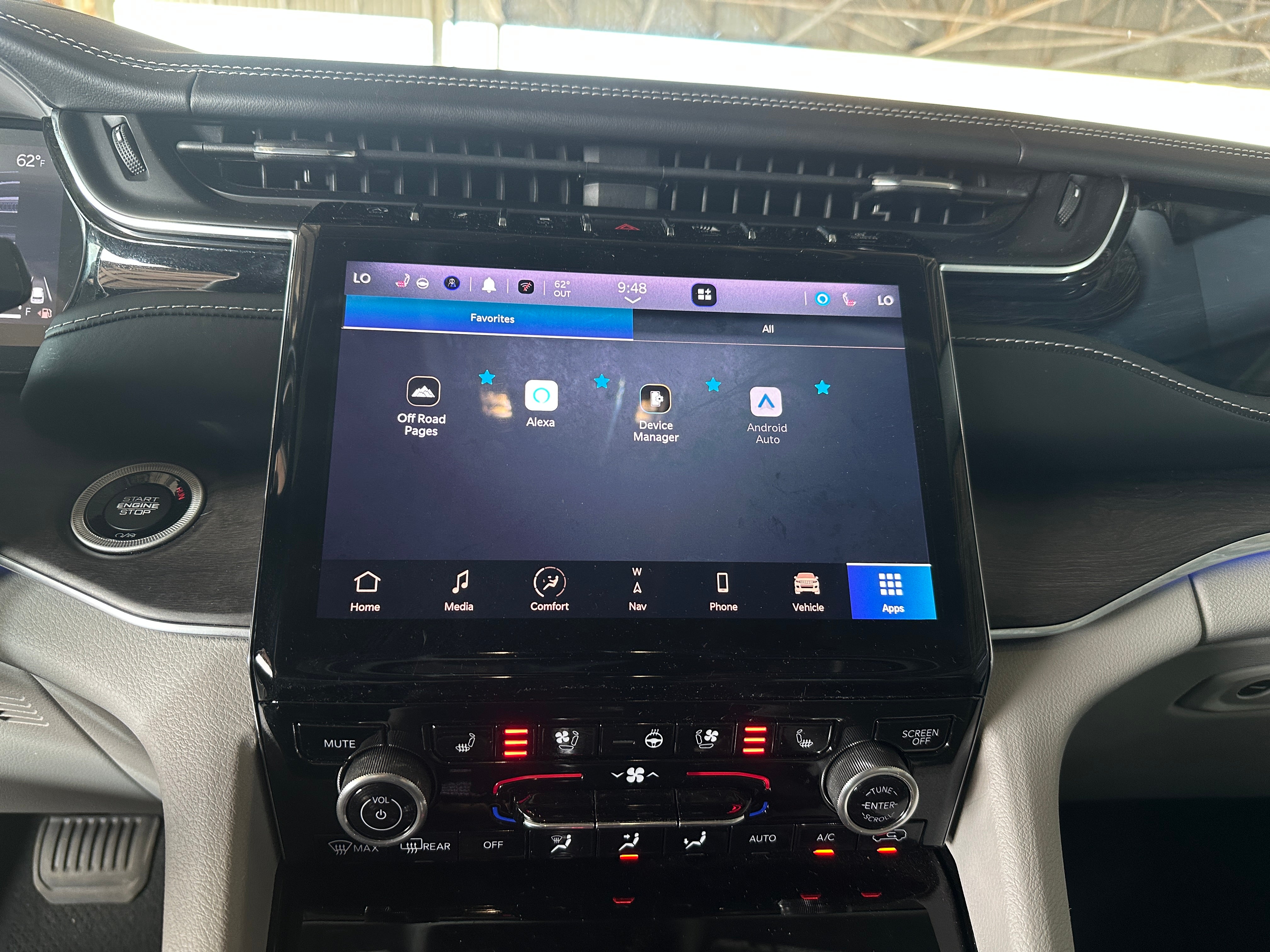 2022 Jeep Grand Cherokee L Overland 3