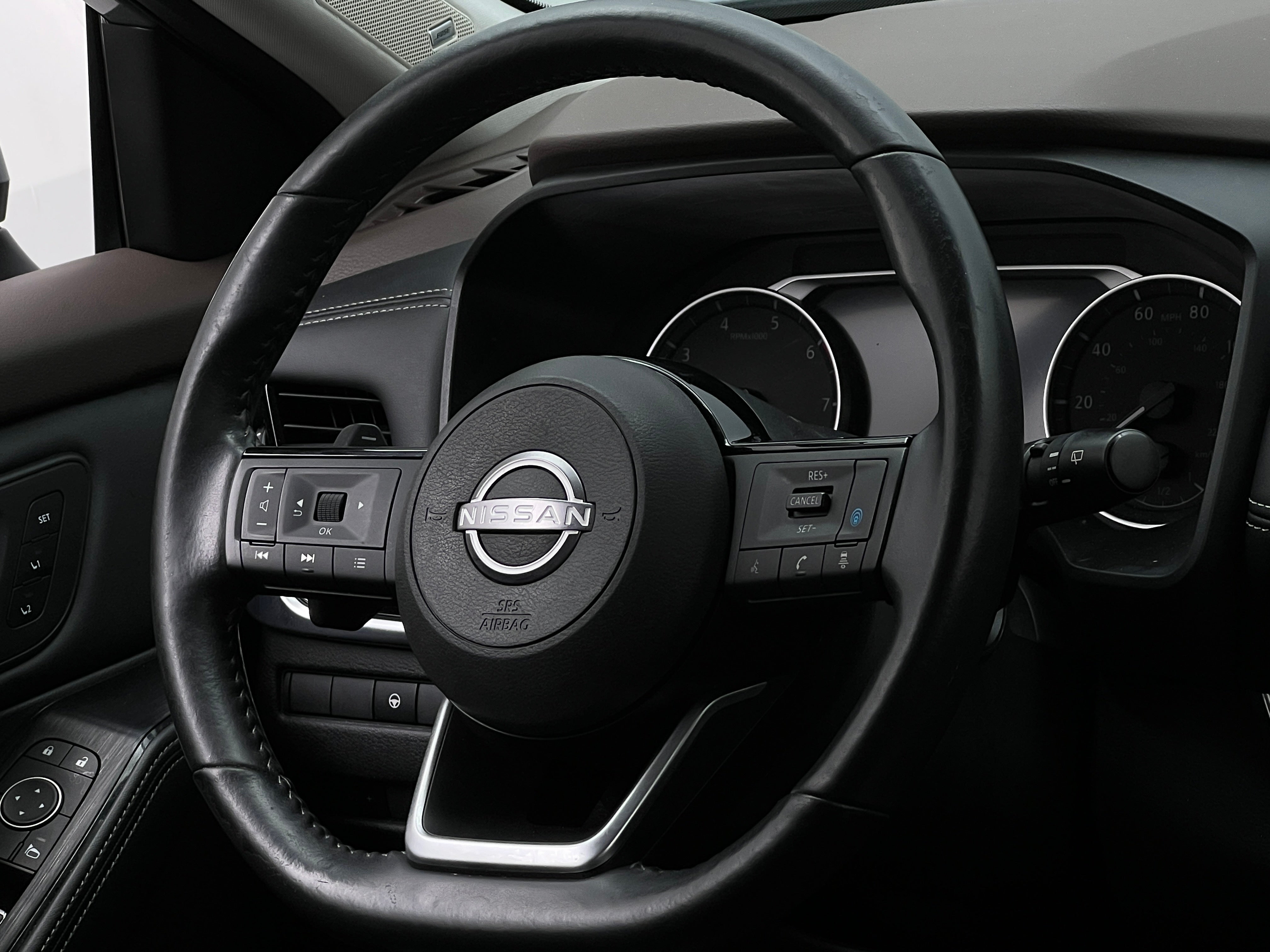 2022 Nissan Rogue SL 4