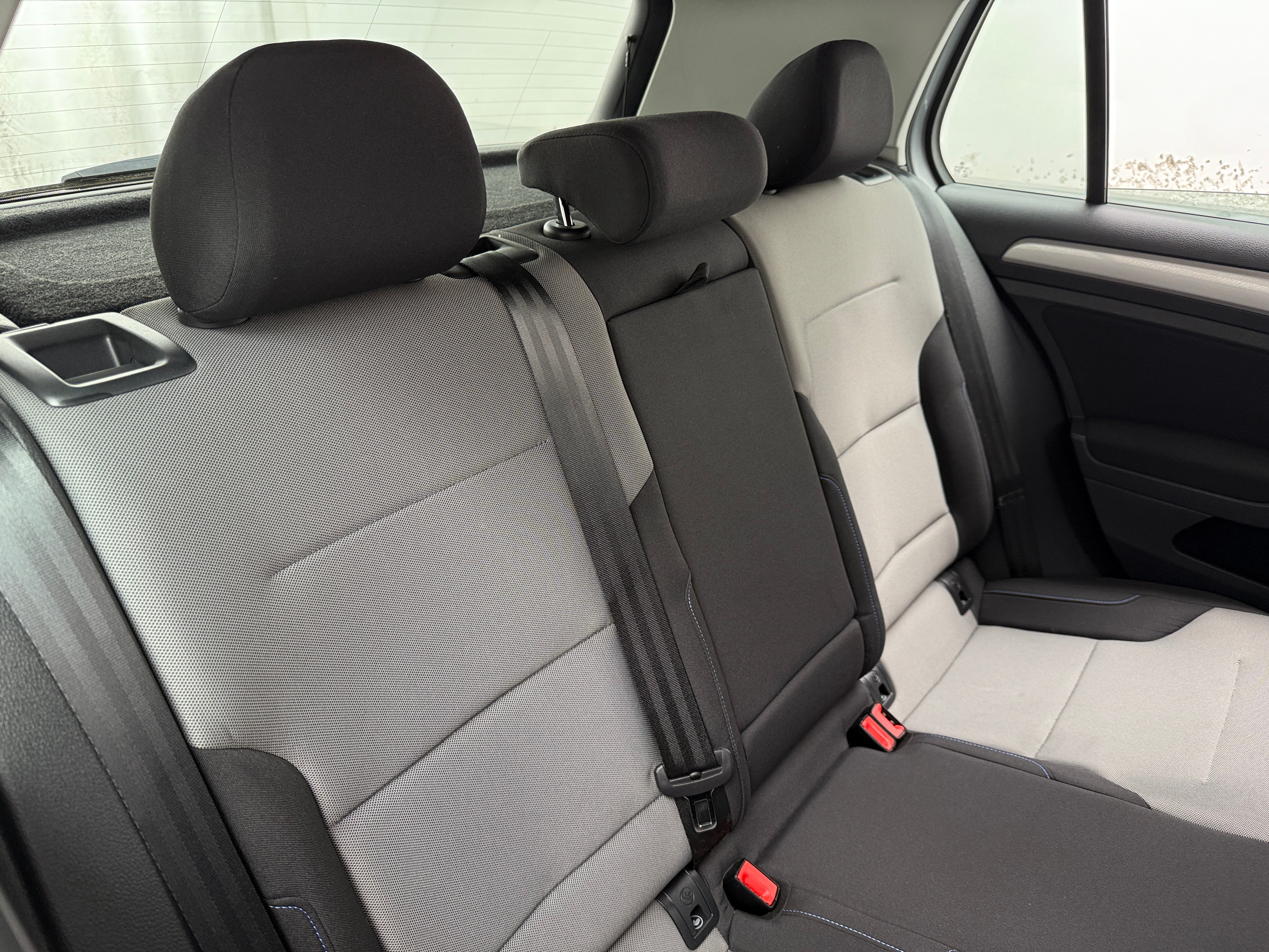 2016 Volkswagen e-Golf SE 5