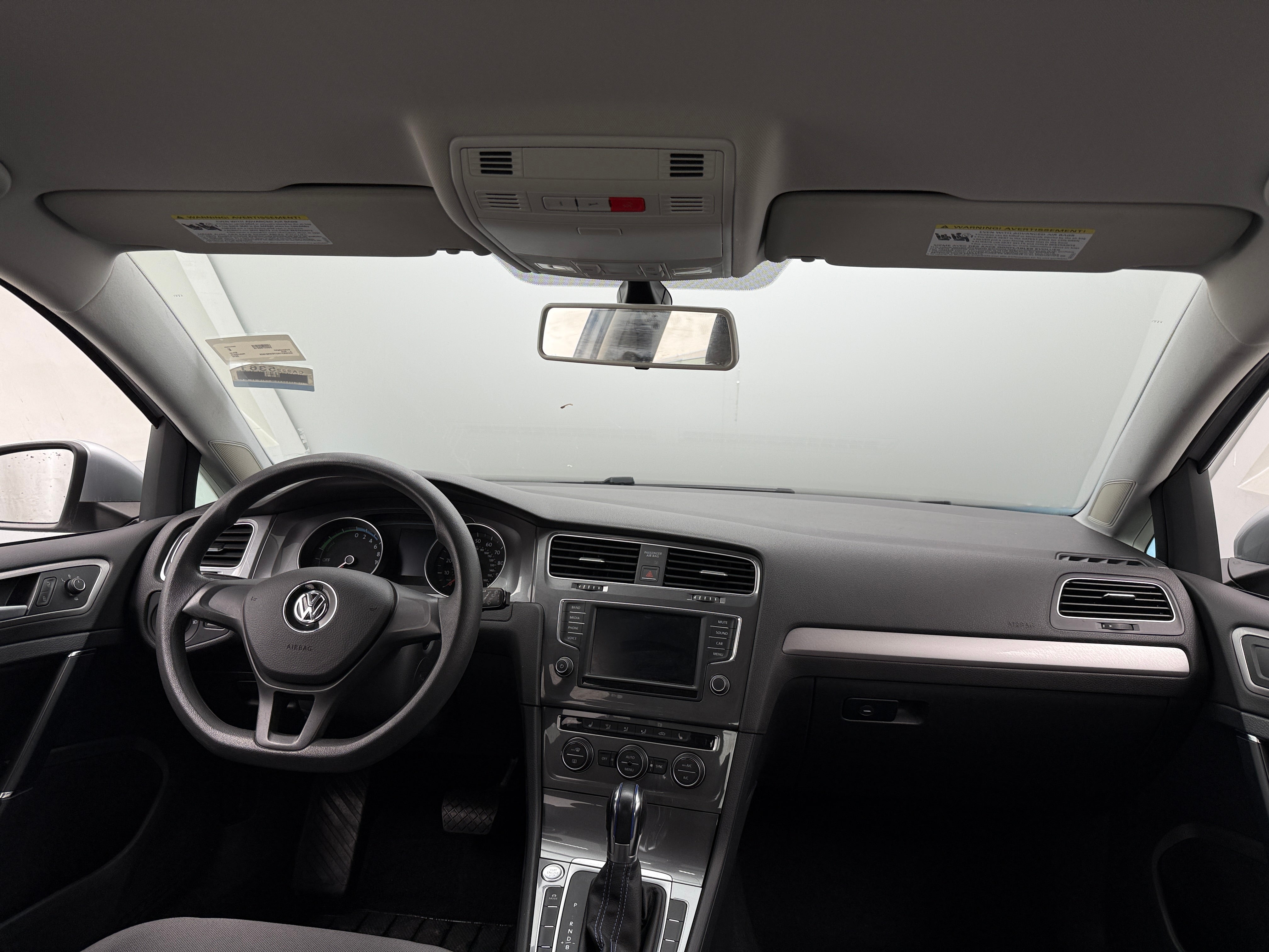 2016 Volkswagen e-Golf SE 3