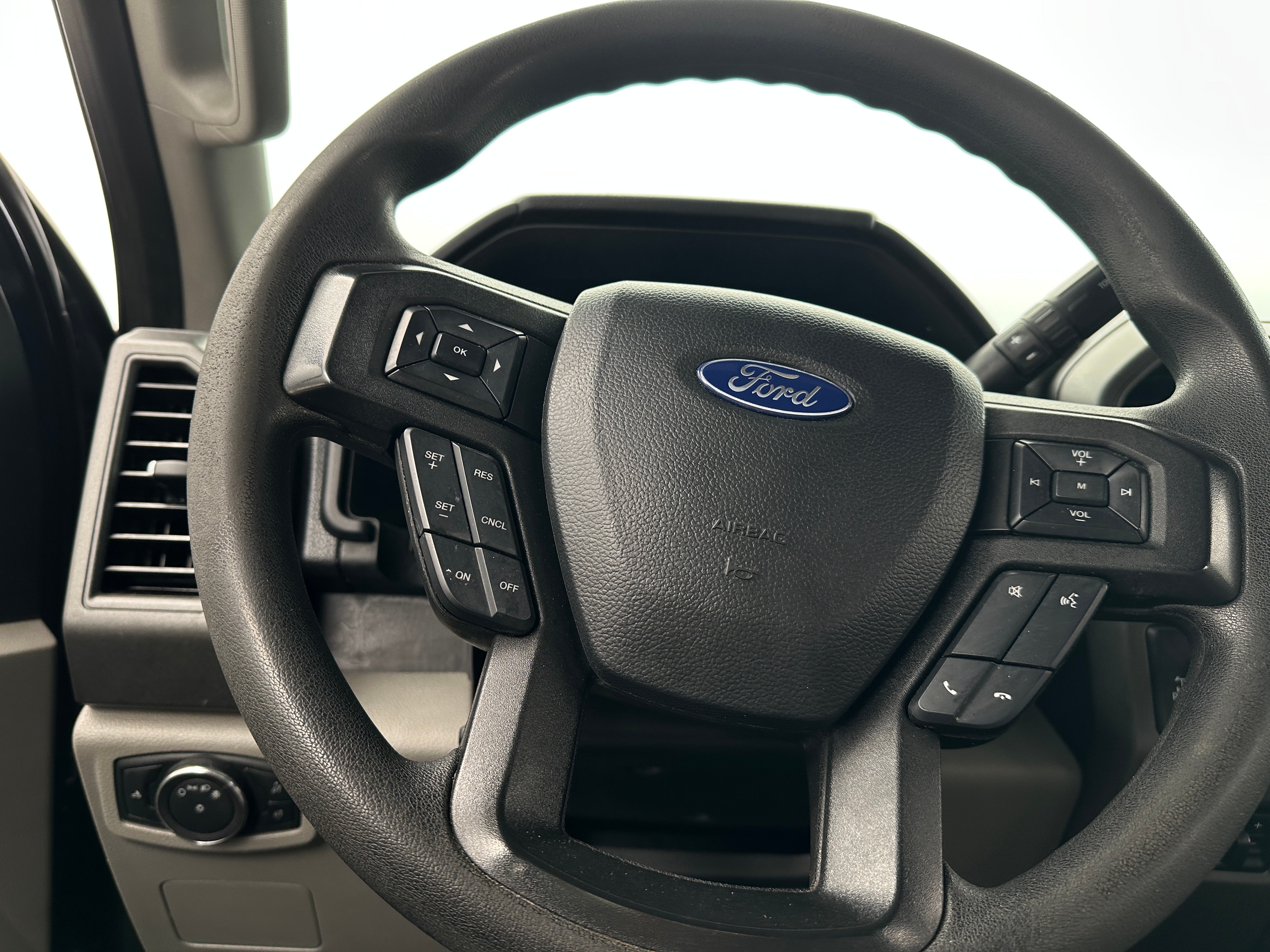 2019 Ford Econoline E-250 4