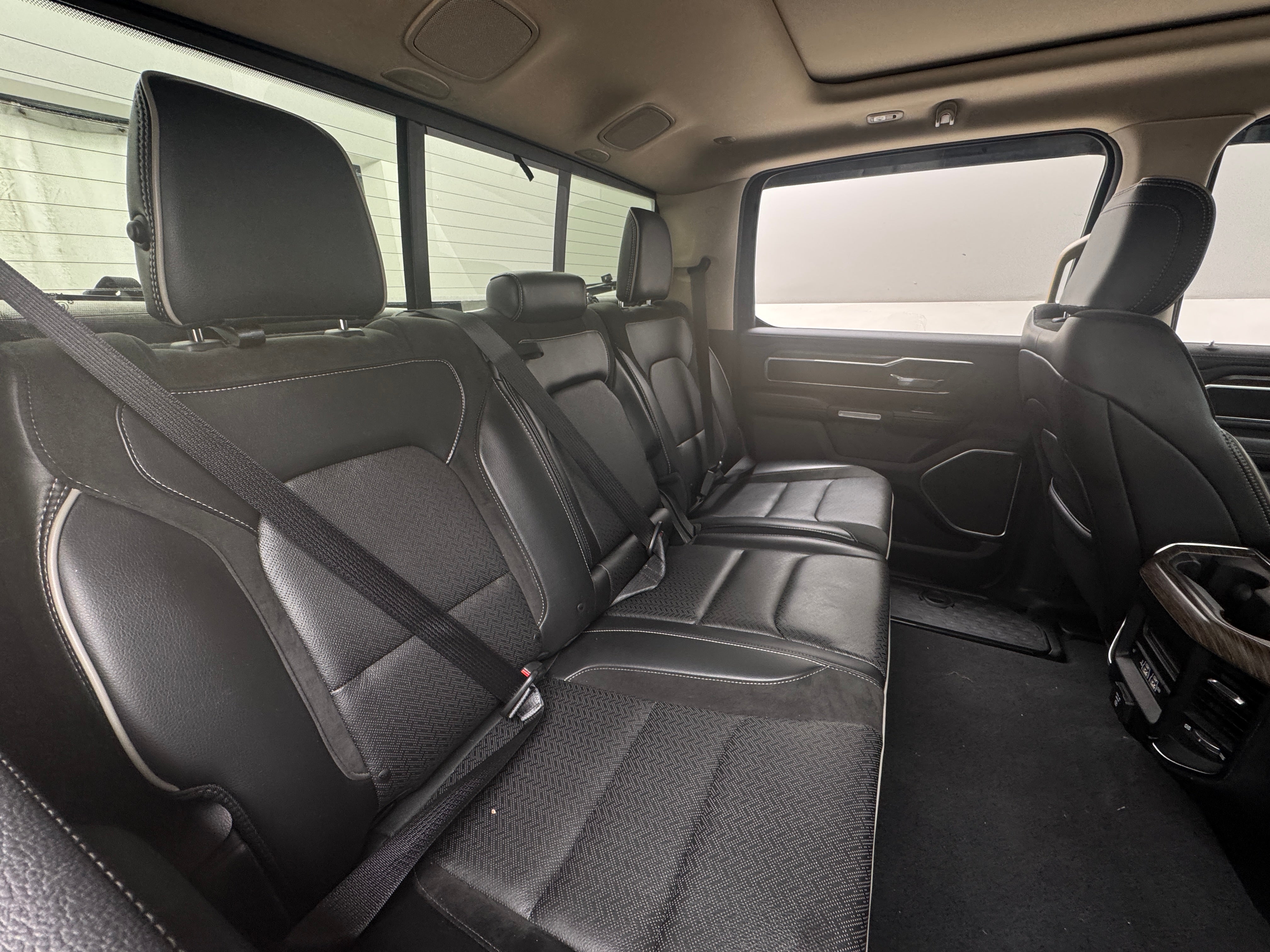2019 RAM 1500 Laramie 5