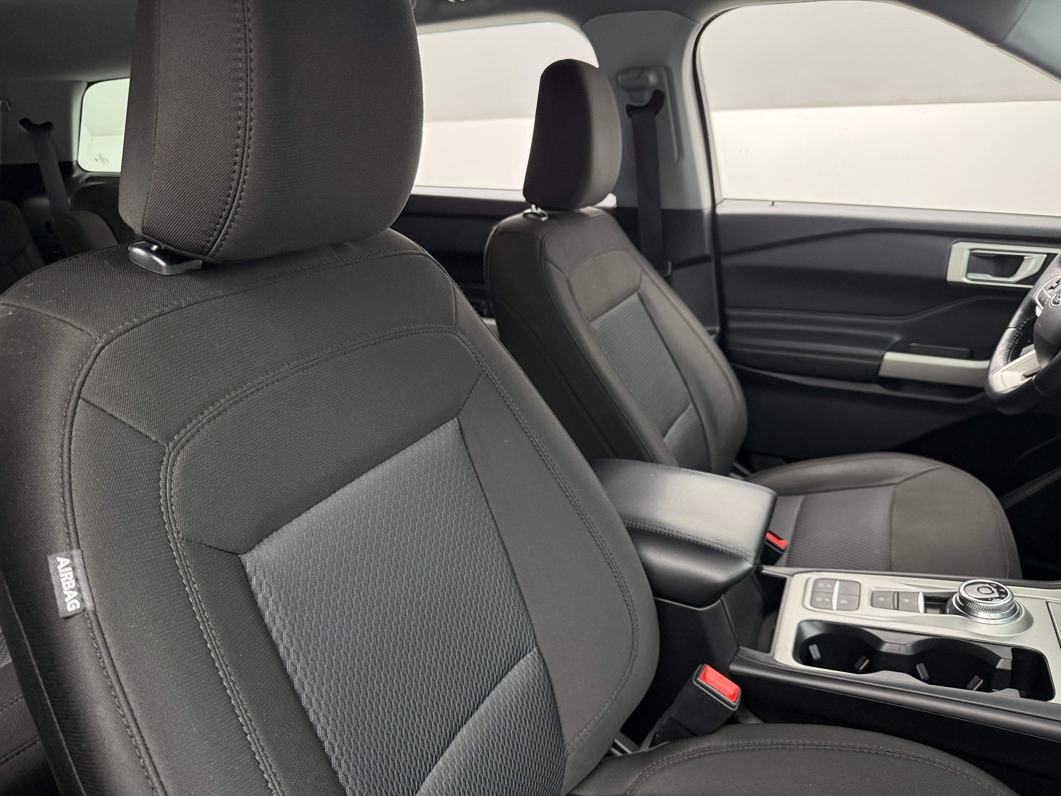 2022 Ford Explorer XLT 2