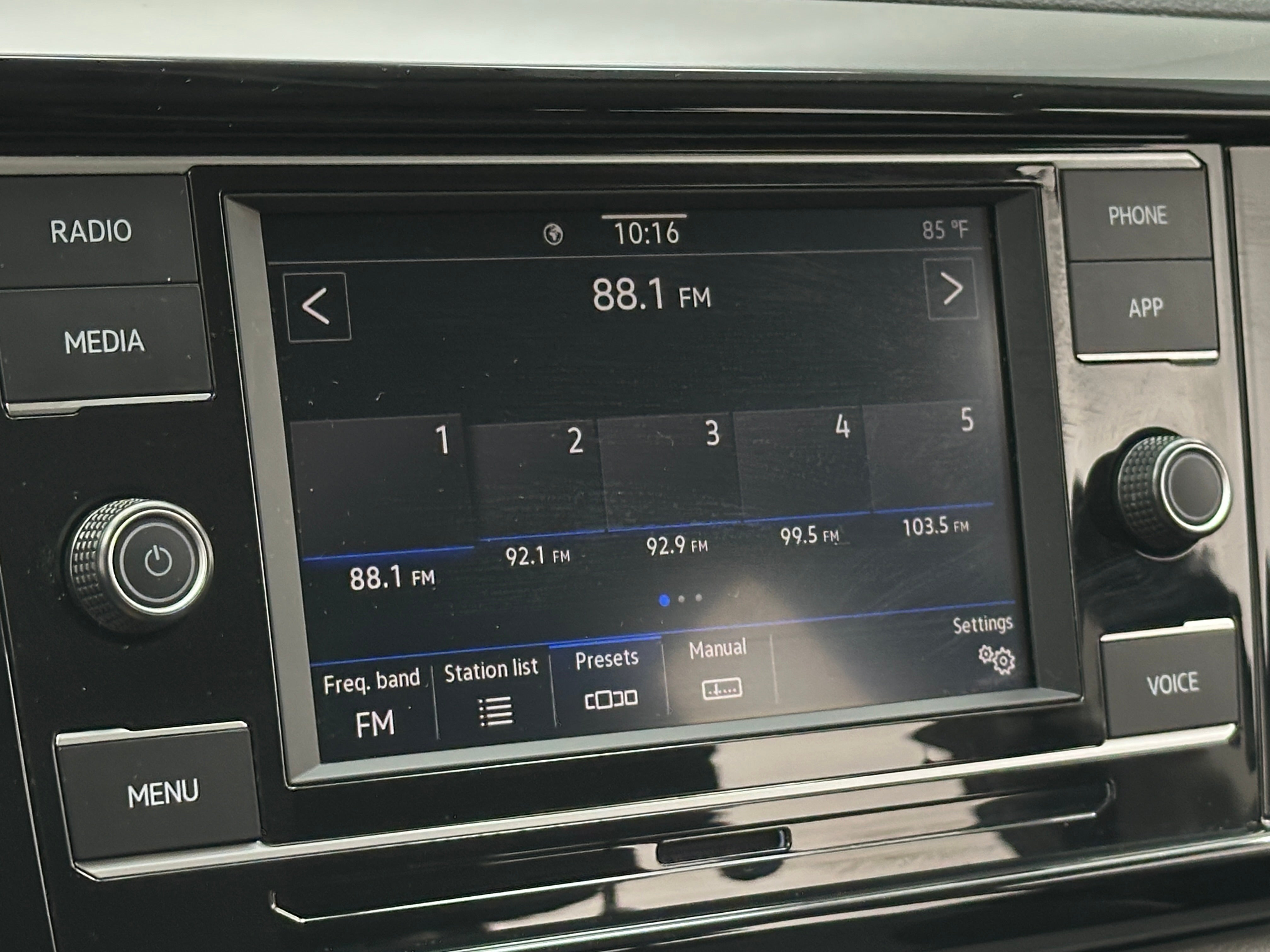 2024 Volkswagen Taos S 4
