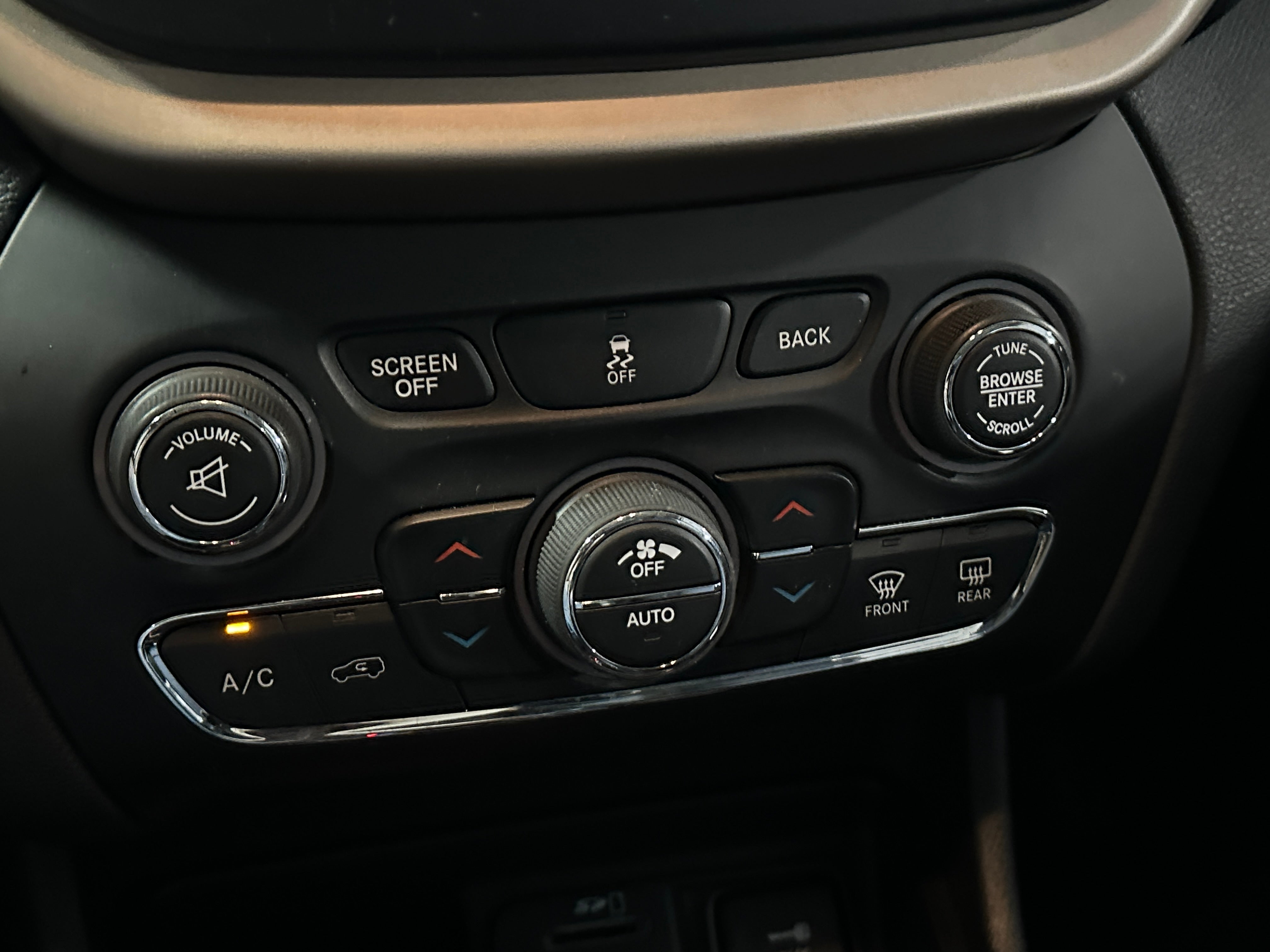 2017 Jeep Cherokee Limited Edition 3