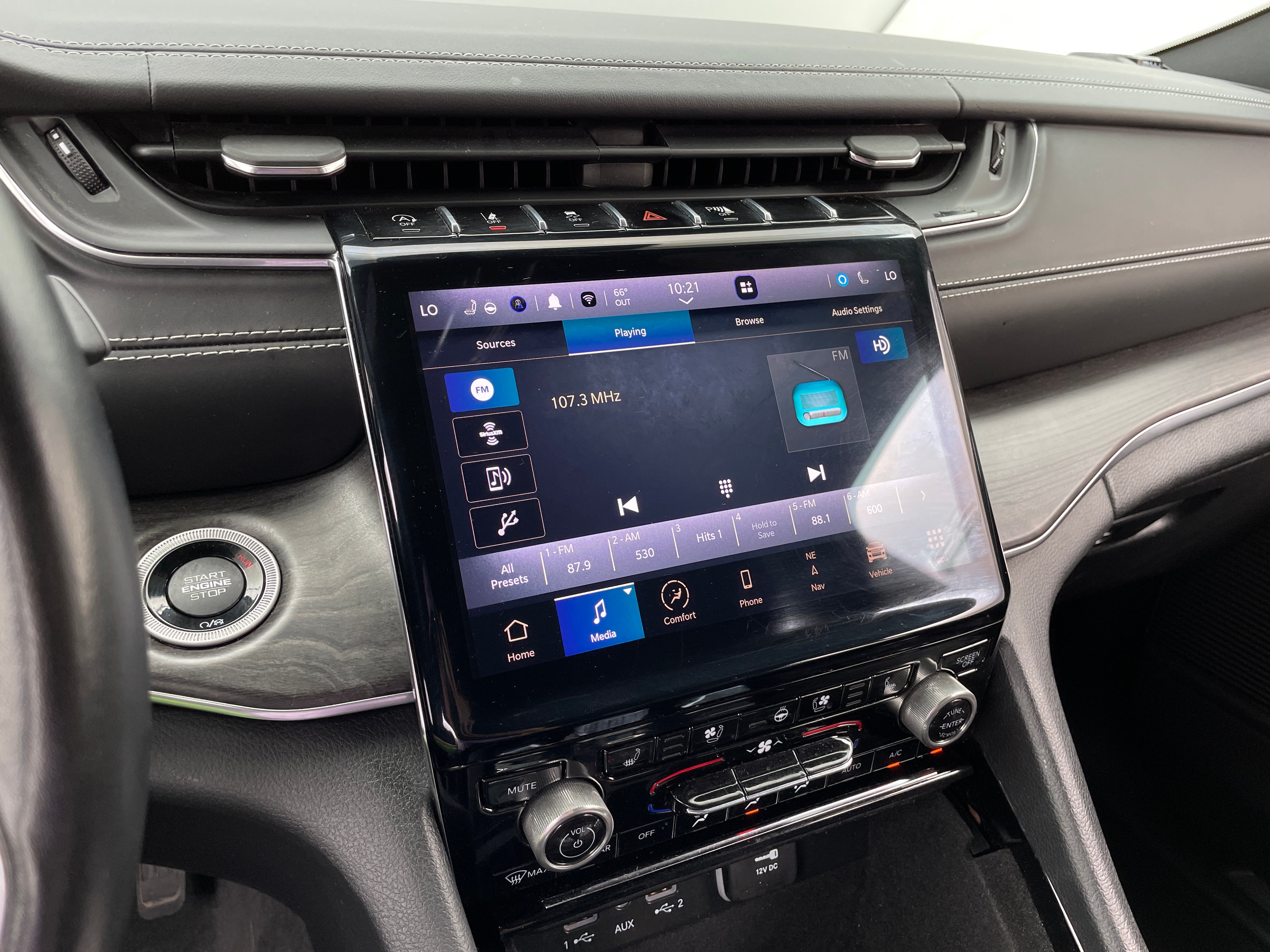 2022 Jeep Grand Cherokee L Overland 3