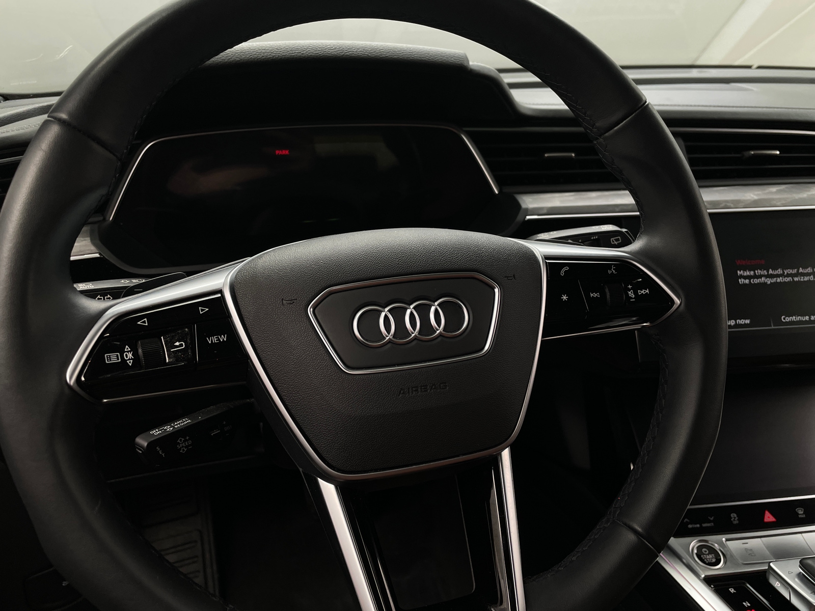 Thumbnail: 2022 Audi e-tron - 4