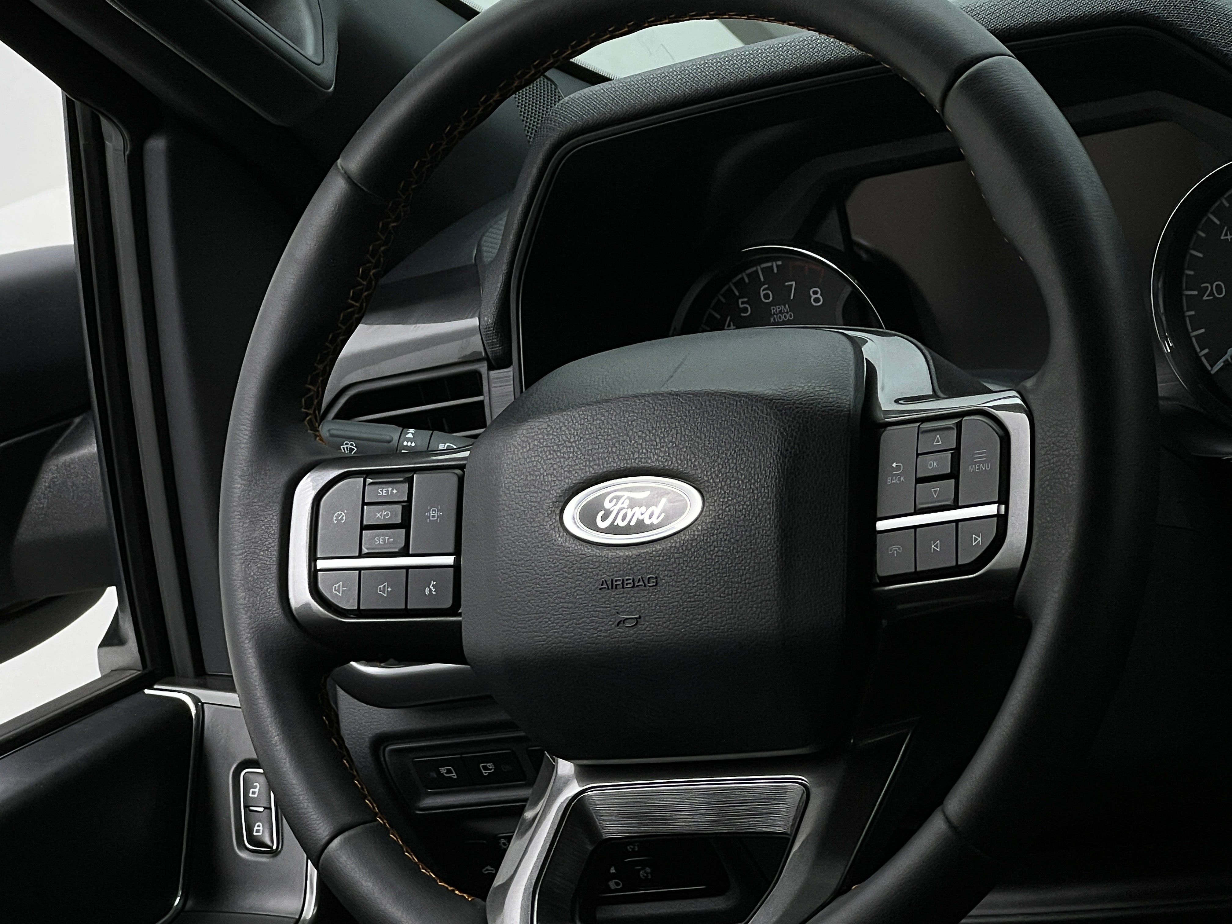 2023 Ford Econoline E-150 5