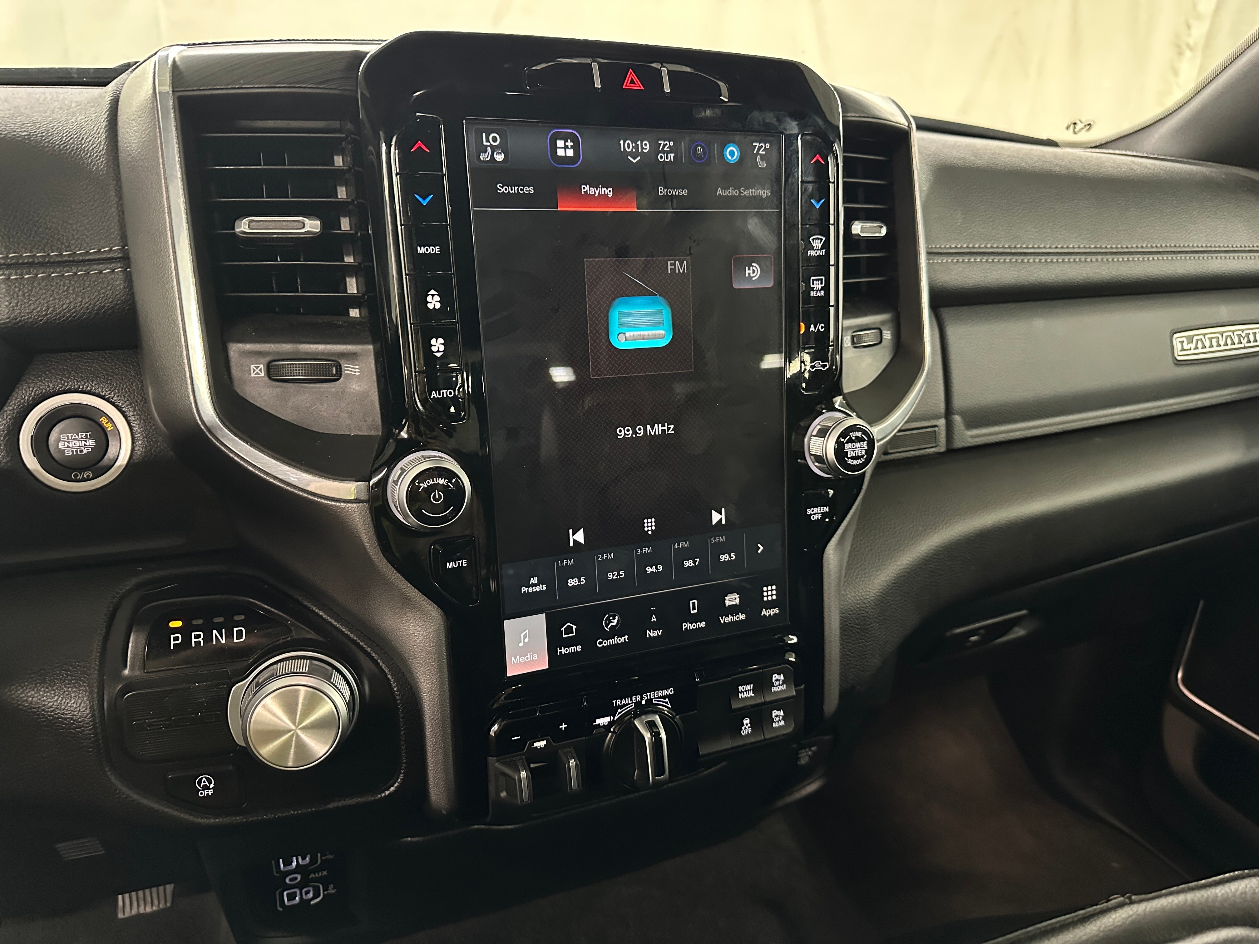 2023 RAM 1500 Laramie 3
