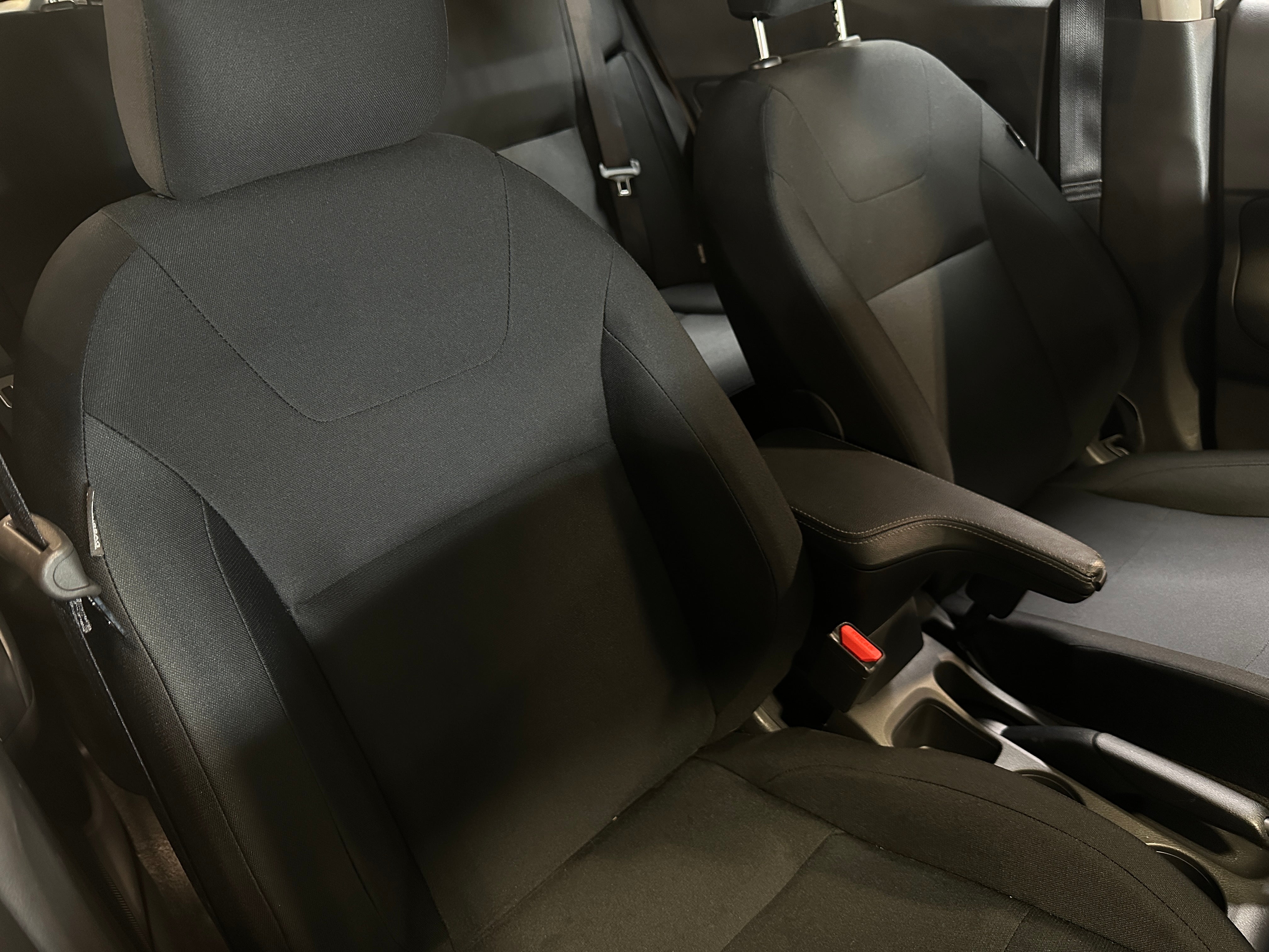 2023 Nissan Kicks S 2