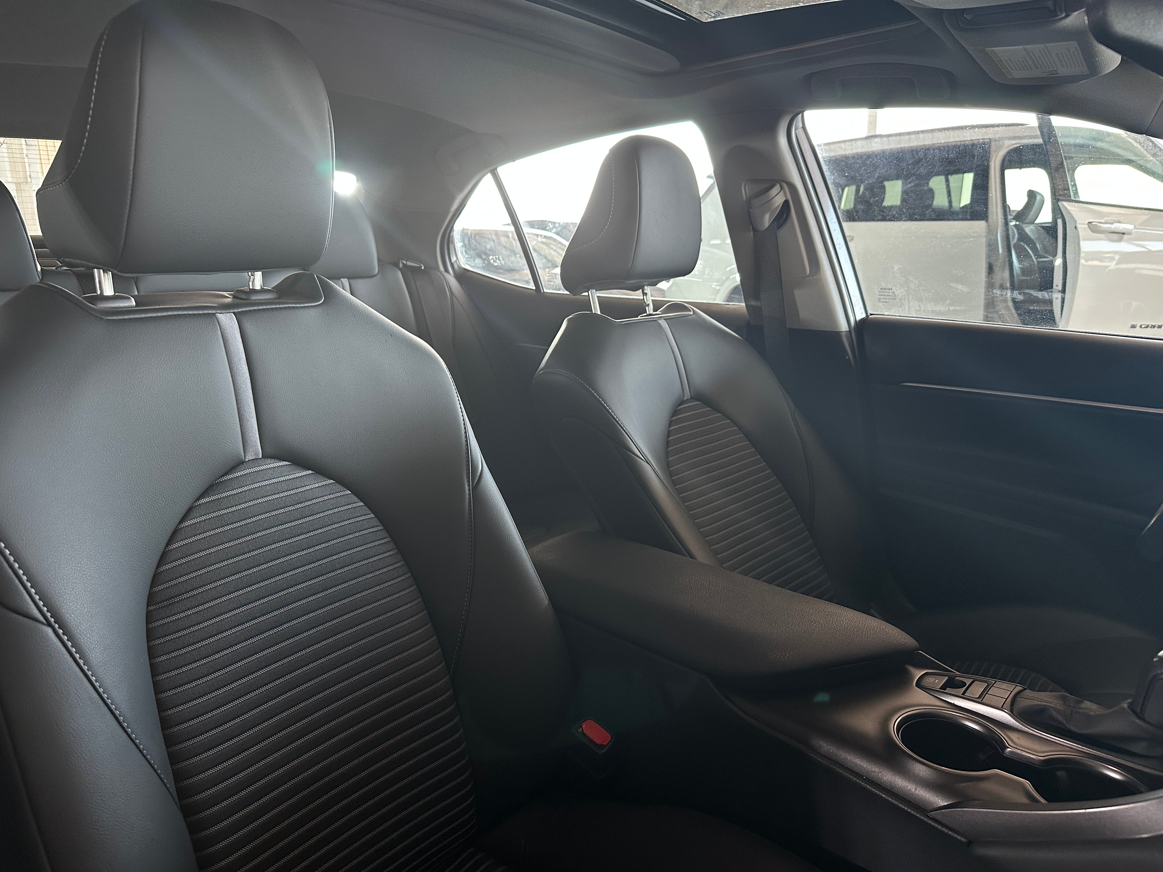 2023 Toyota Camry SE 2