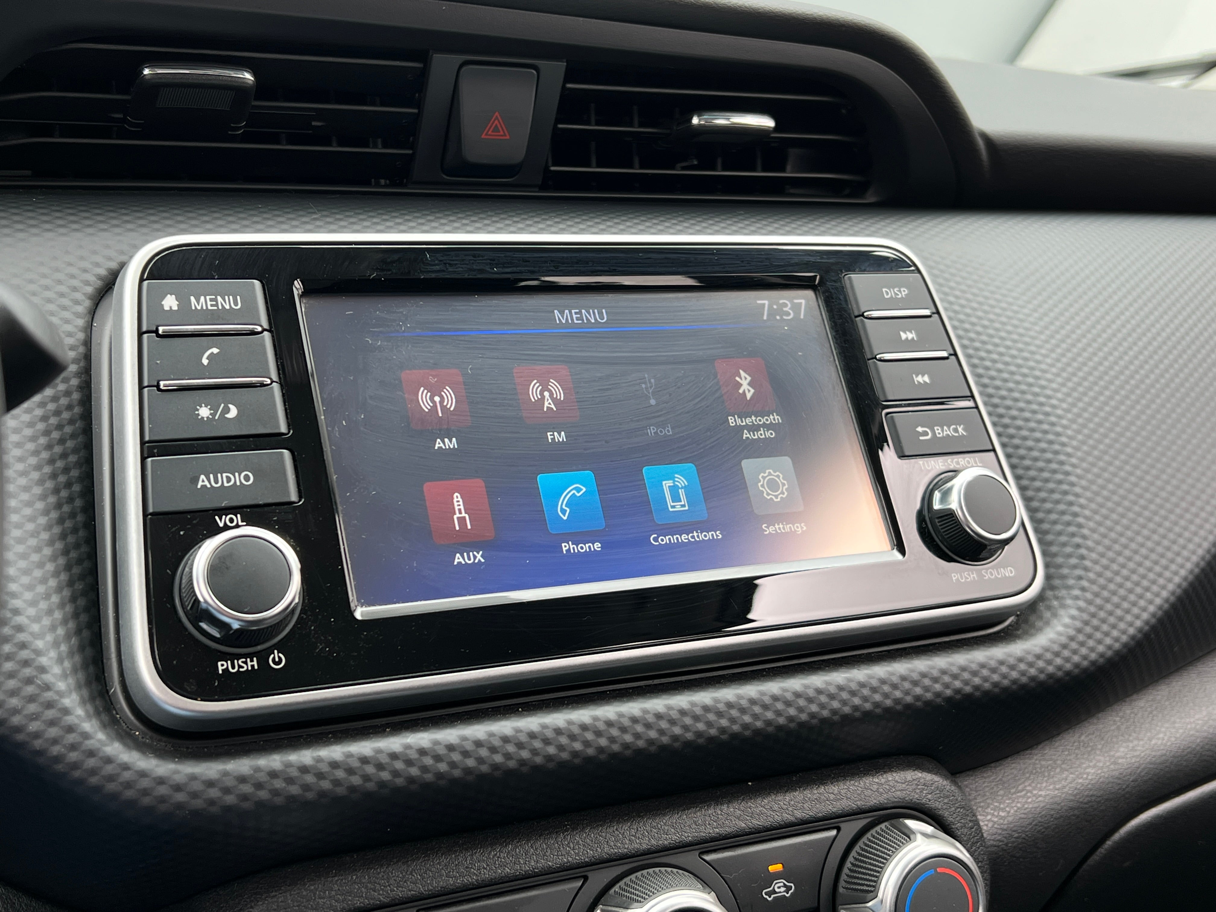 2024 Nissan Kicks S 4