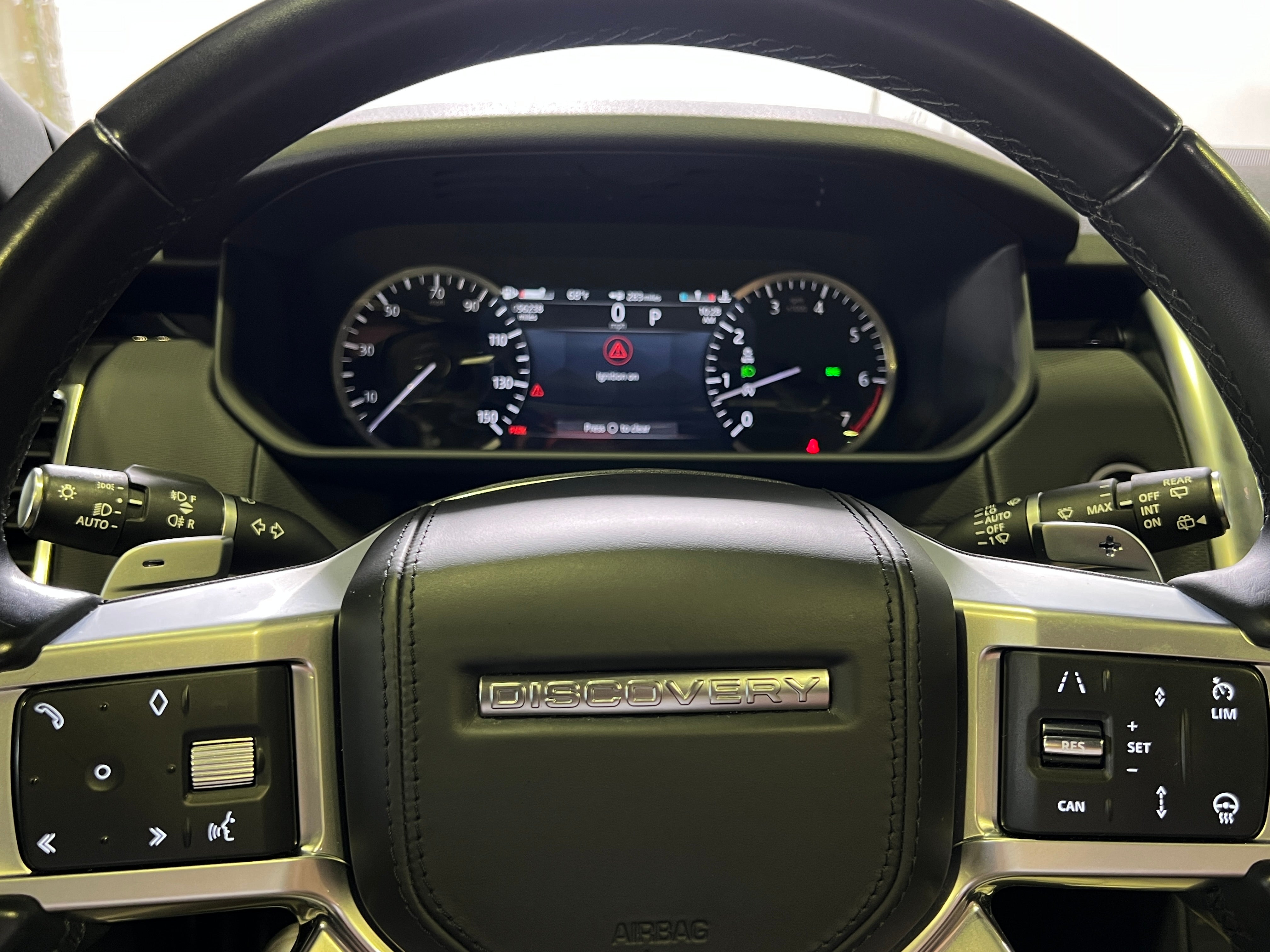 2023 Land Rover Discovery R-Dynamic HSE 4