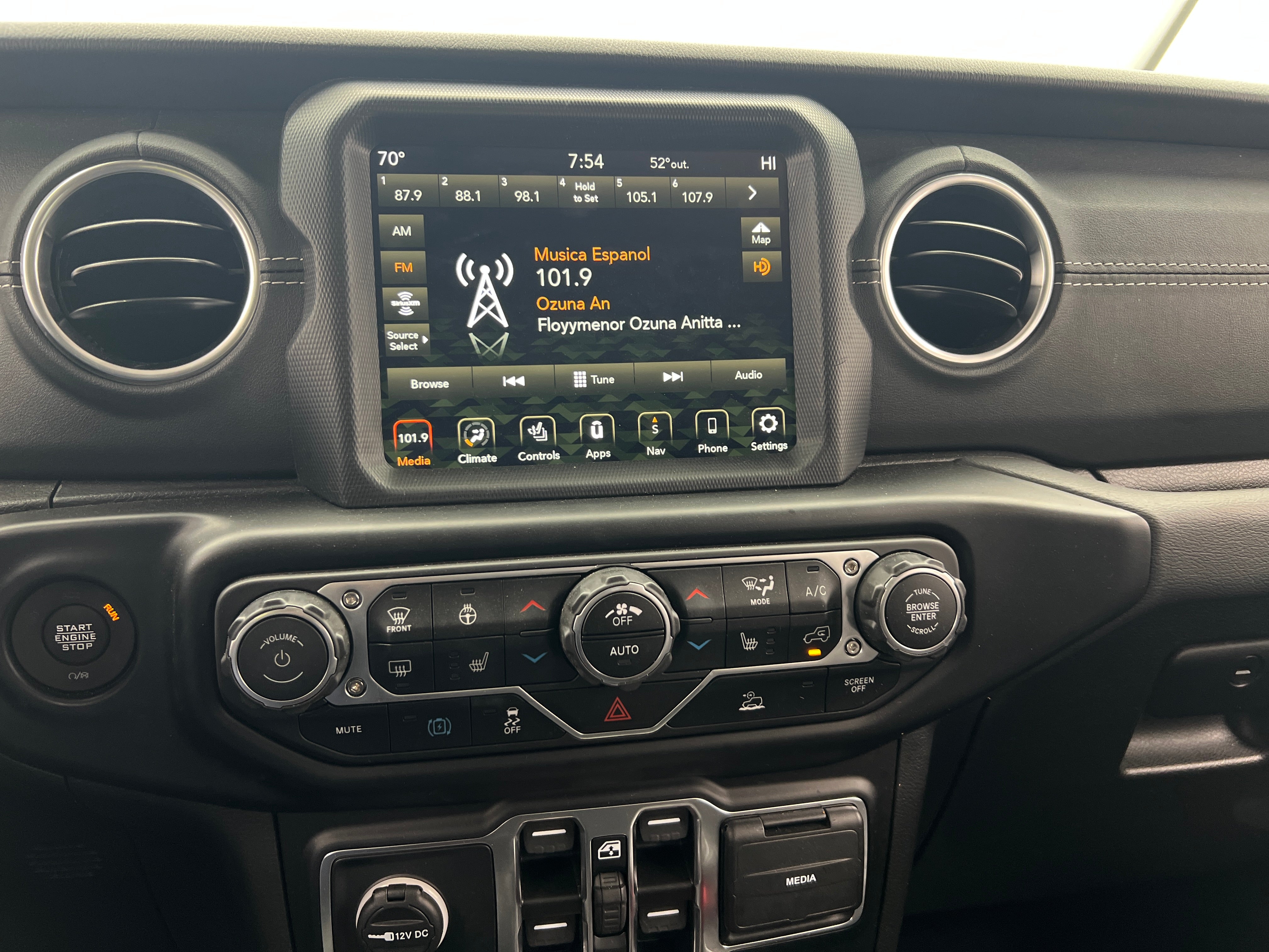 2022 Jeep Wrangler Unlimited Sahara 4xe 3