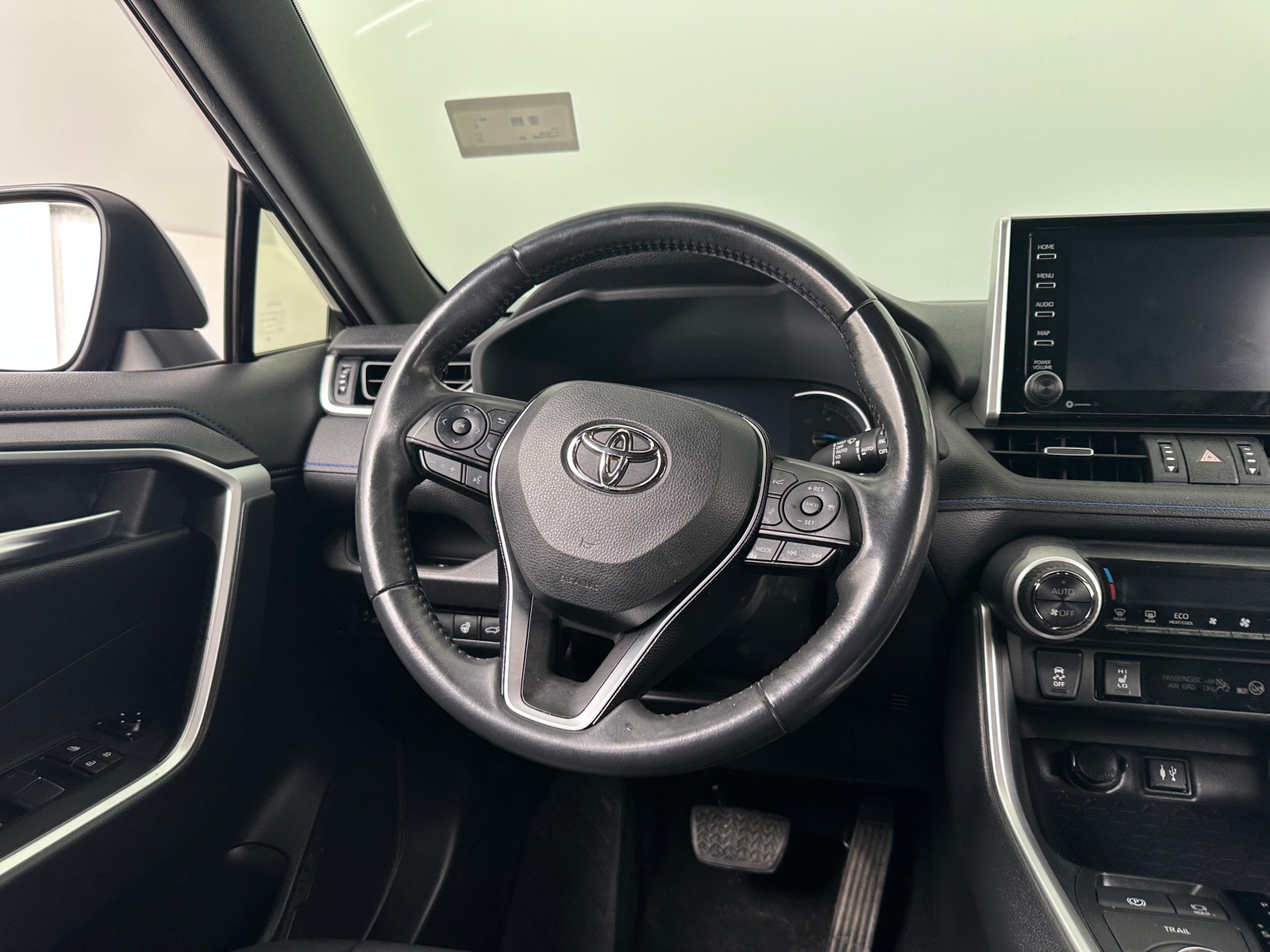 Thumbnail: 2019 Toyota RAV4 - 4