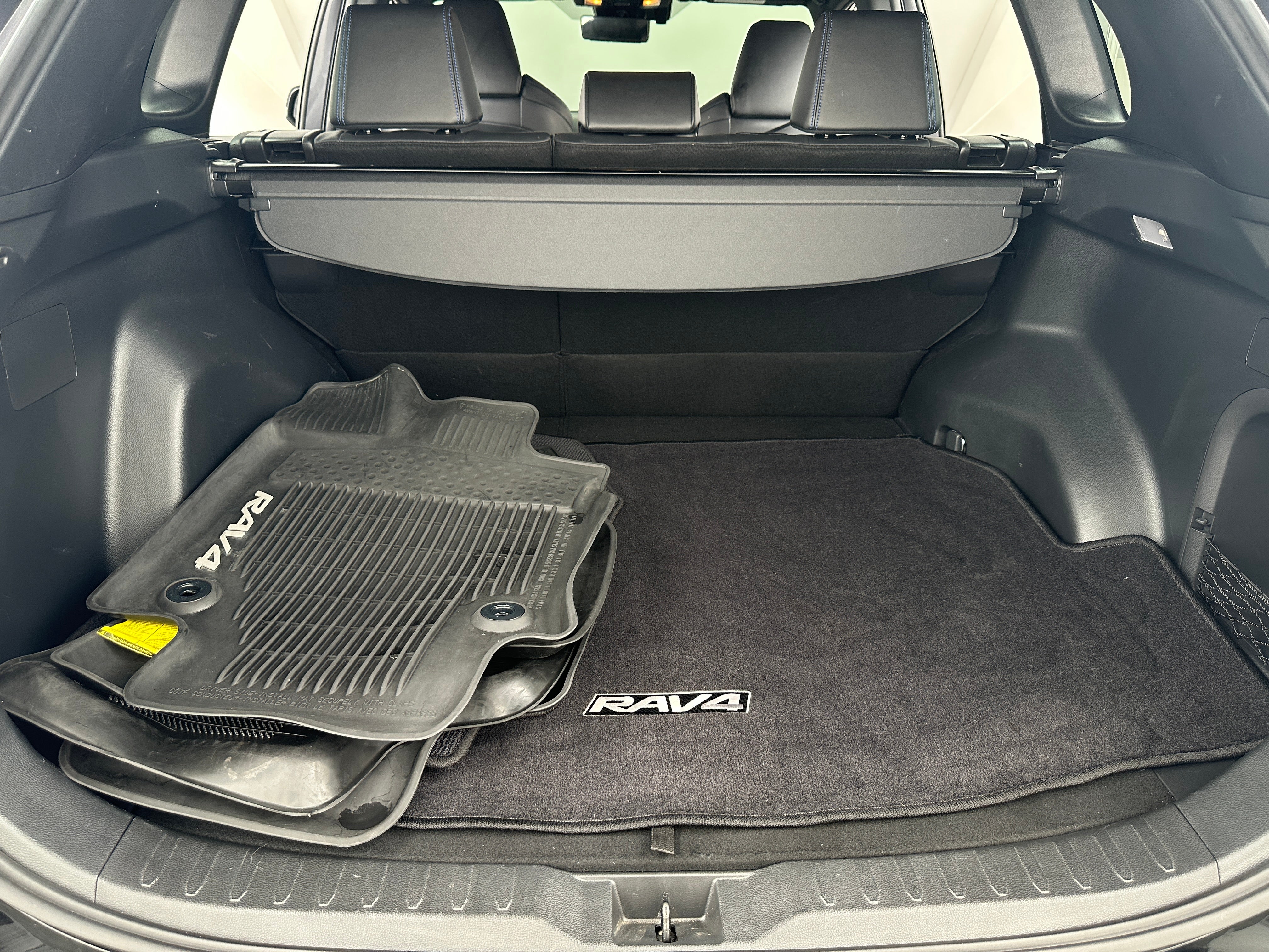 2019 Toyota RAV4 XSE 6