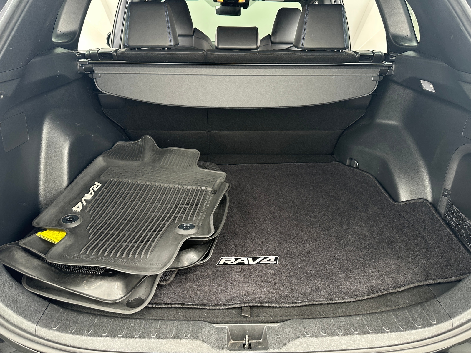 Thumbnail: 2019 Toyota RAV4 - 6