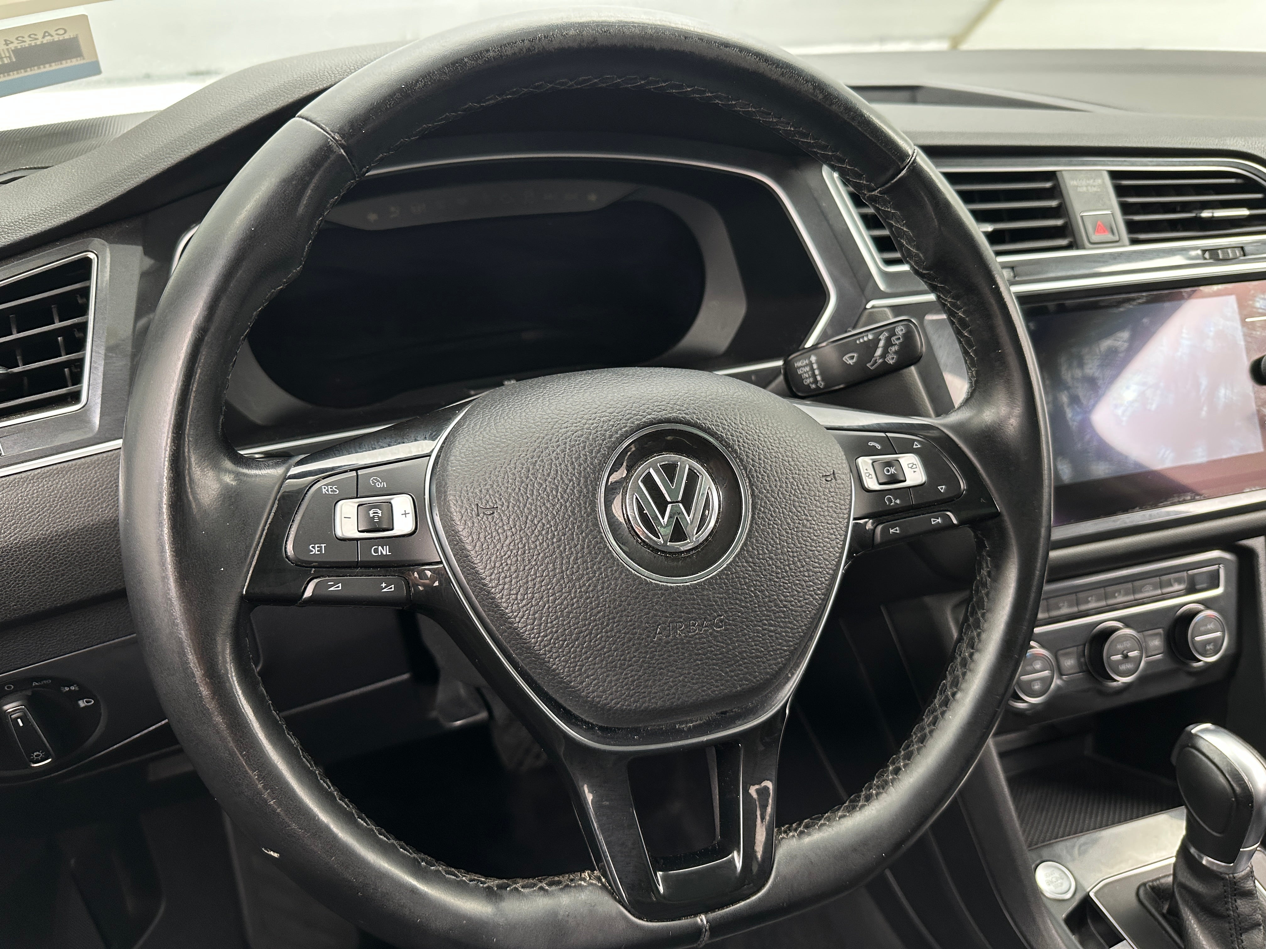 2018 Volkswagen Tiguan SEL 4