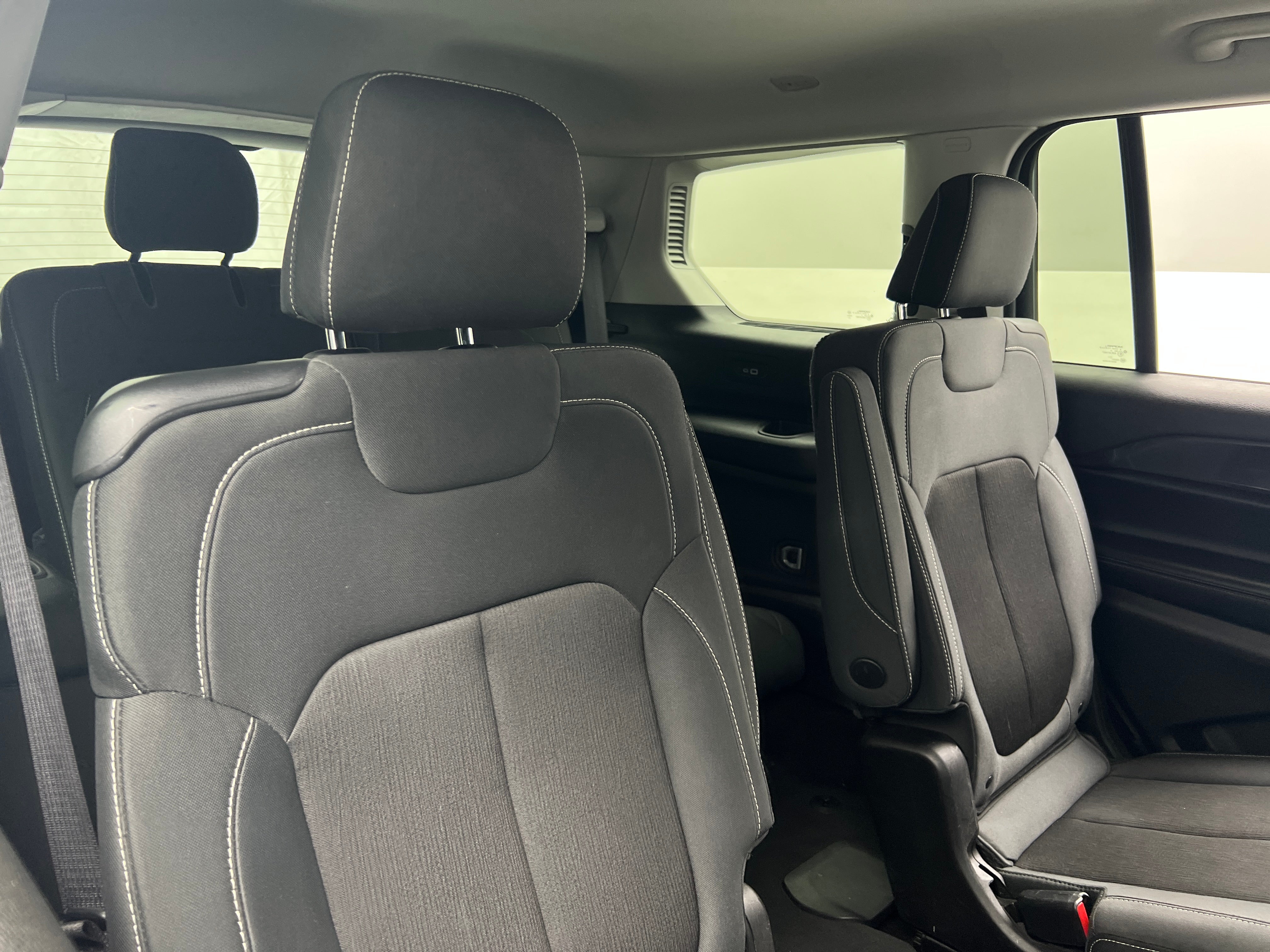 2022 Jeep Grand Cherokee L Laredo 6