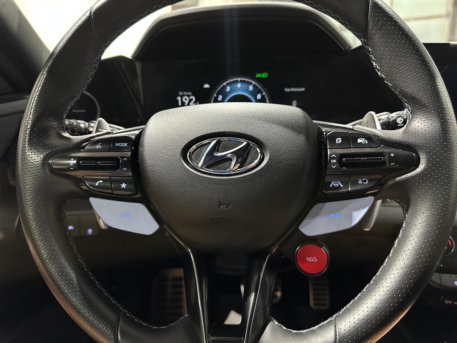 Thumbnail: 2023 Hyundai Elantra - 4