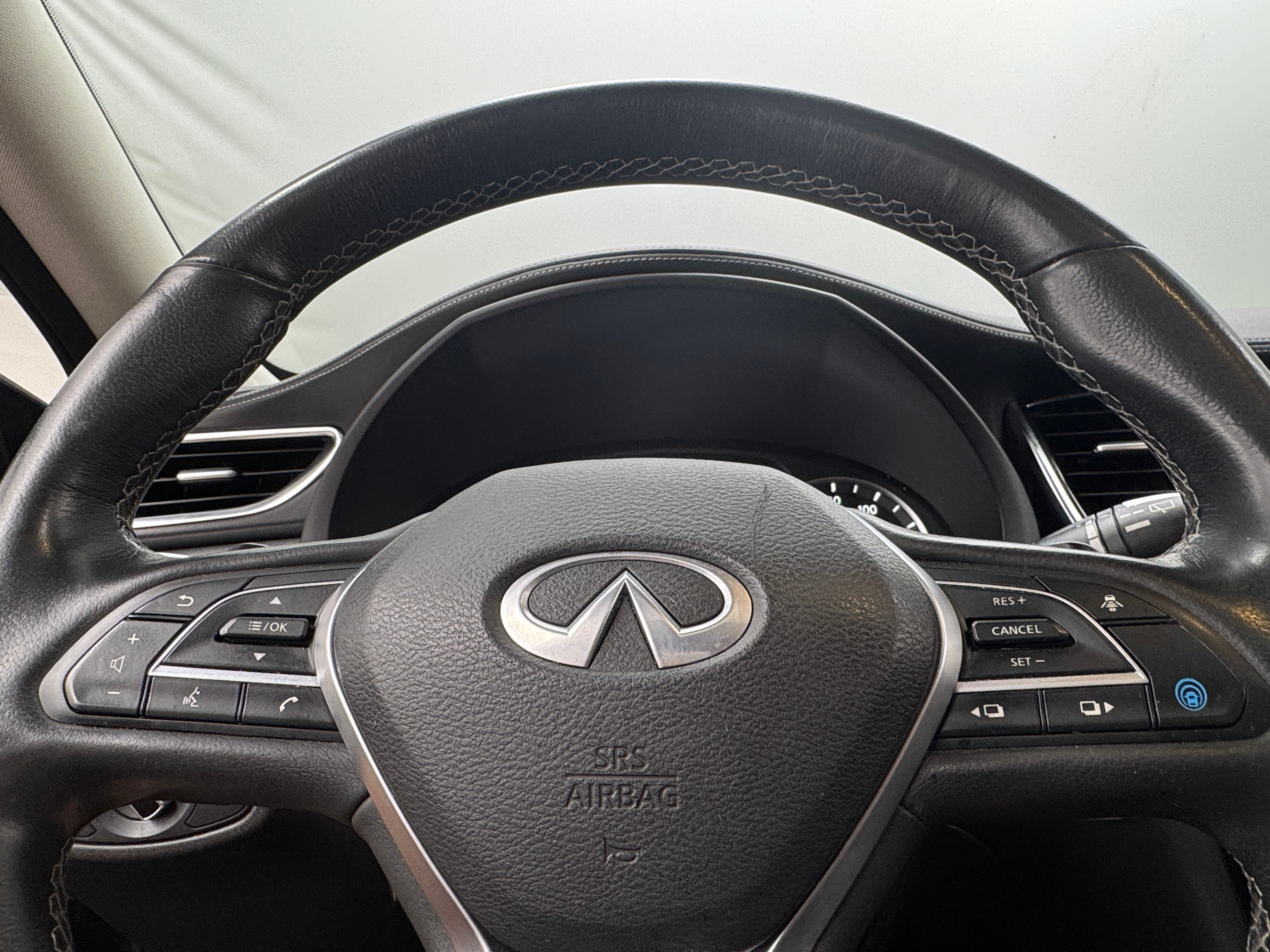 2021 INFINITI QX50 Essential 4