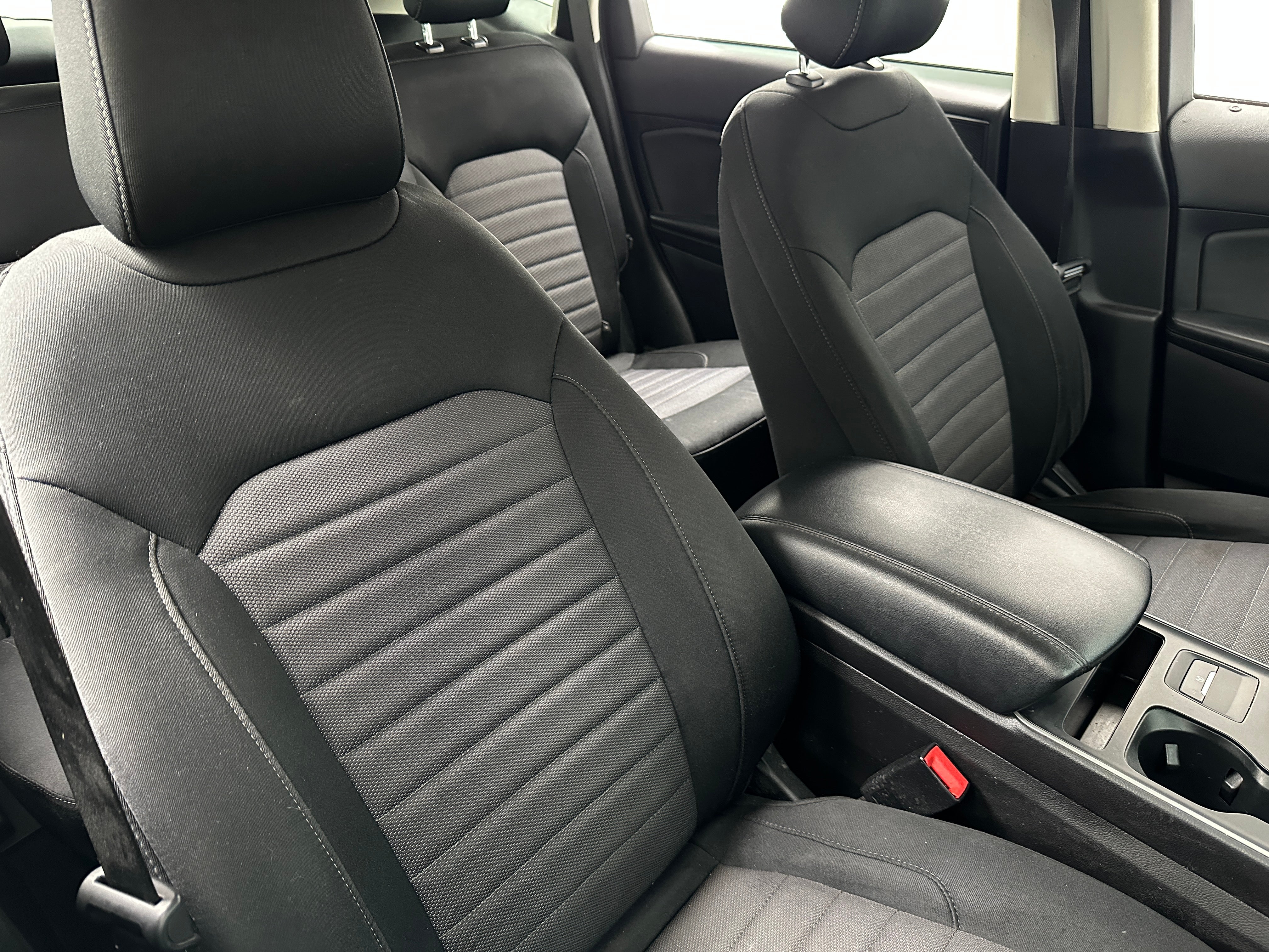 2022 Ford Edge SE 2