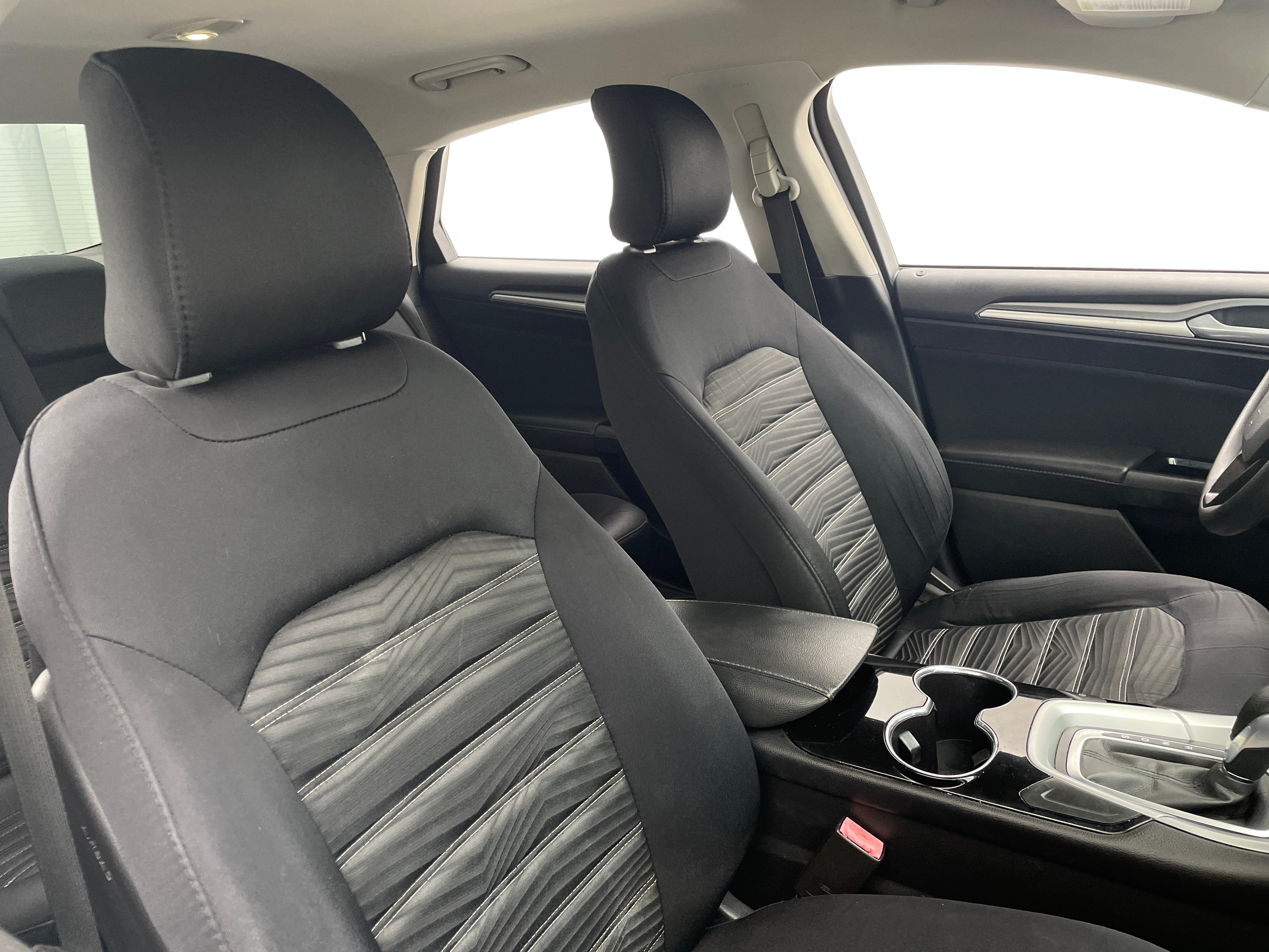 2016 Ford Fusion SE 2