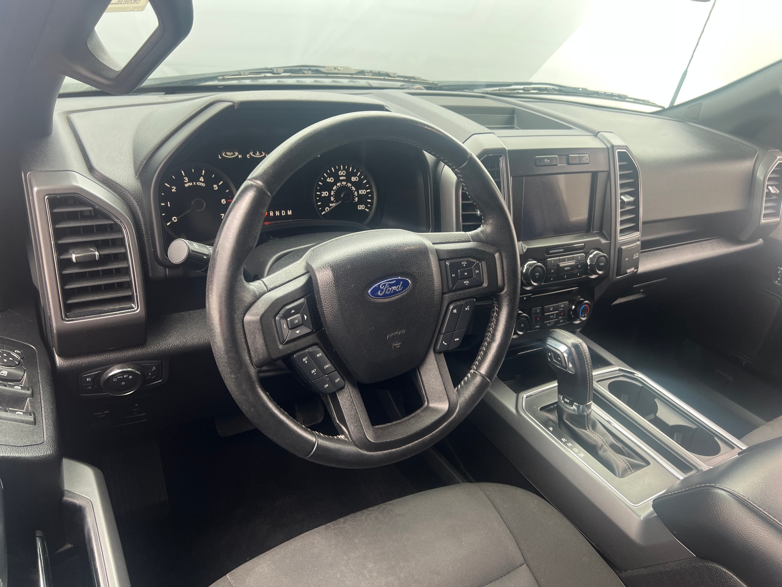 Thumbnail: 2018 Ford Econoline - 3