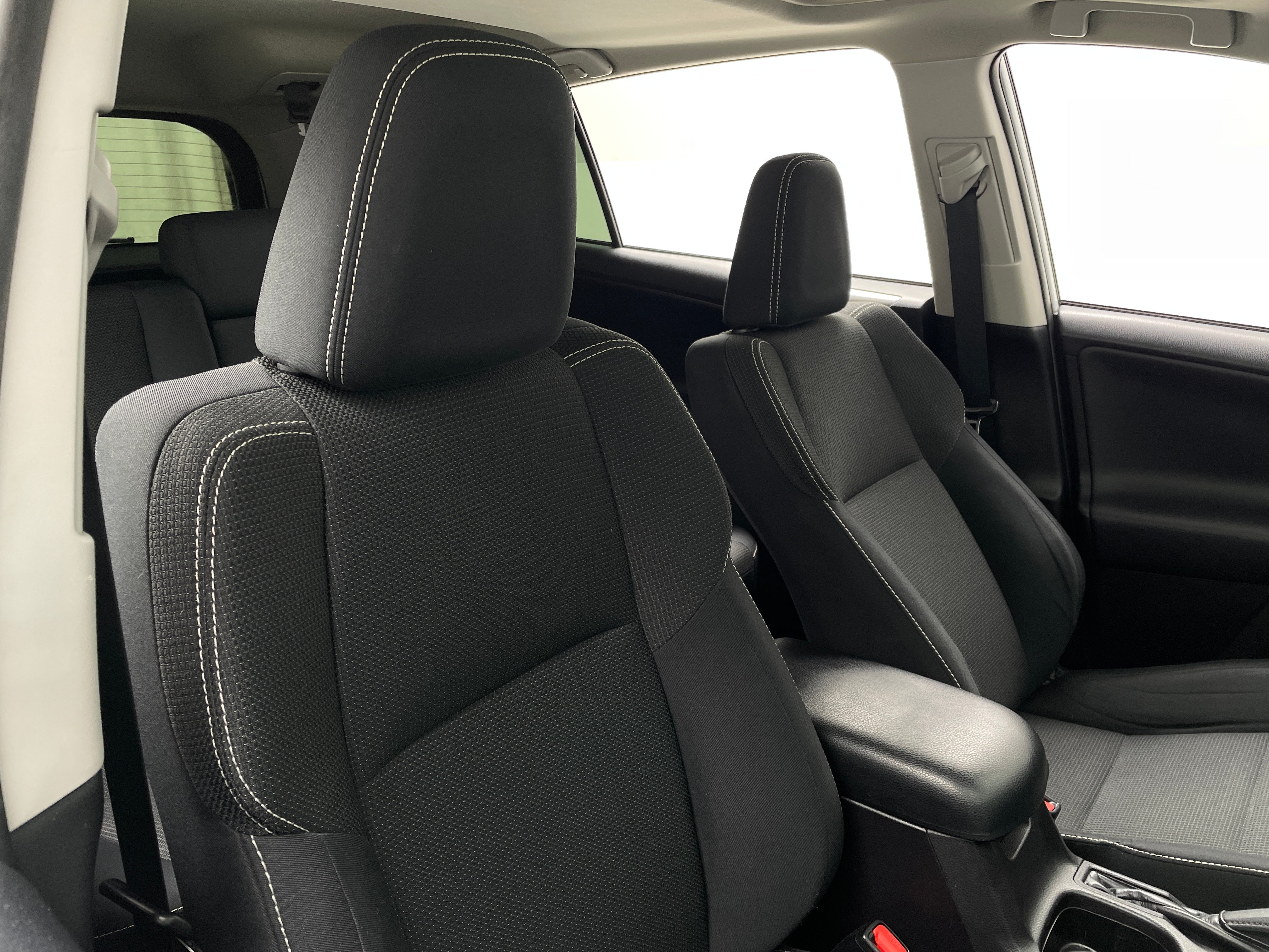 2018 Toyota RAV4 Adventure 2