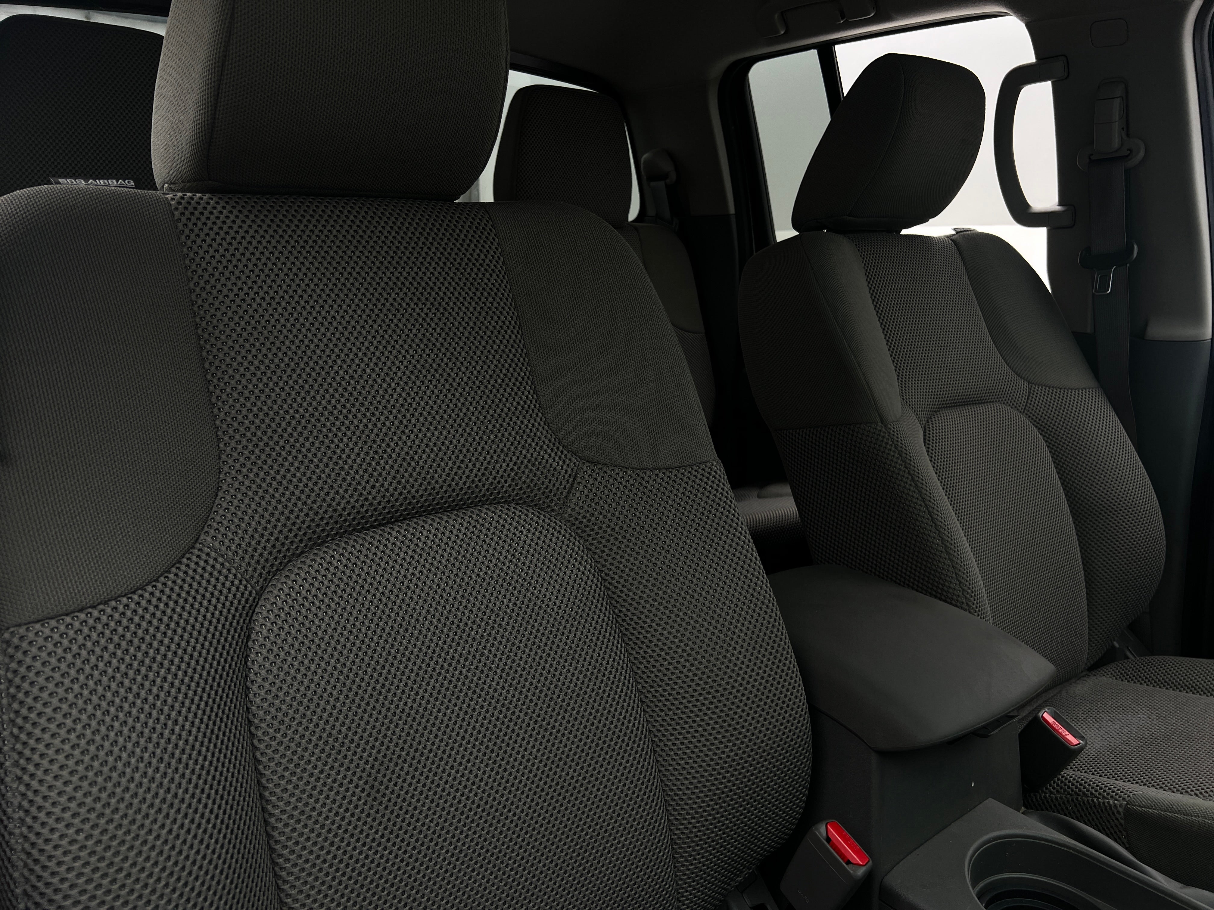 2021 Nissan Frontier SV 2