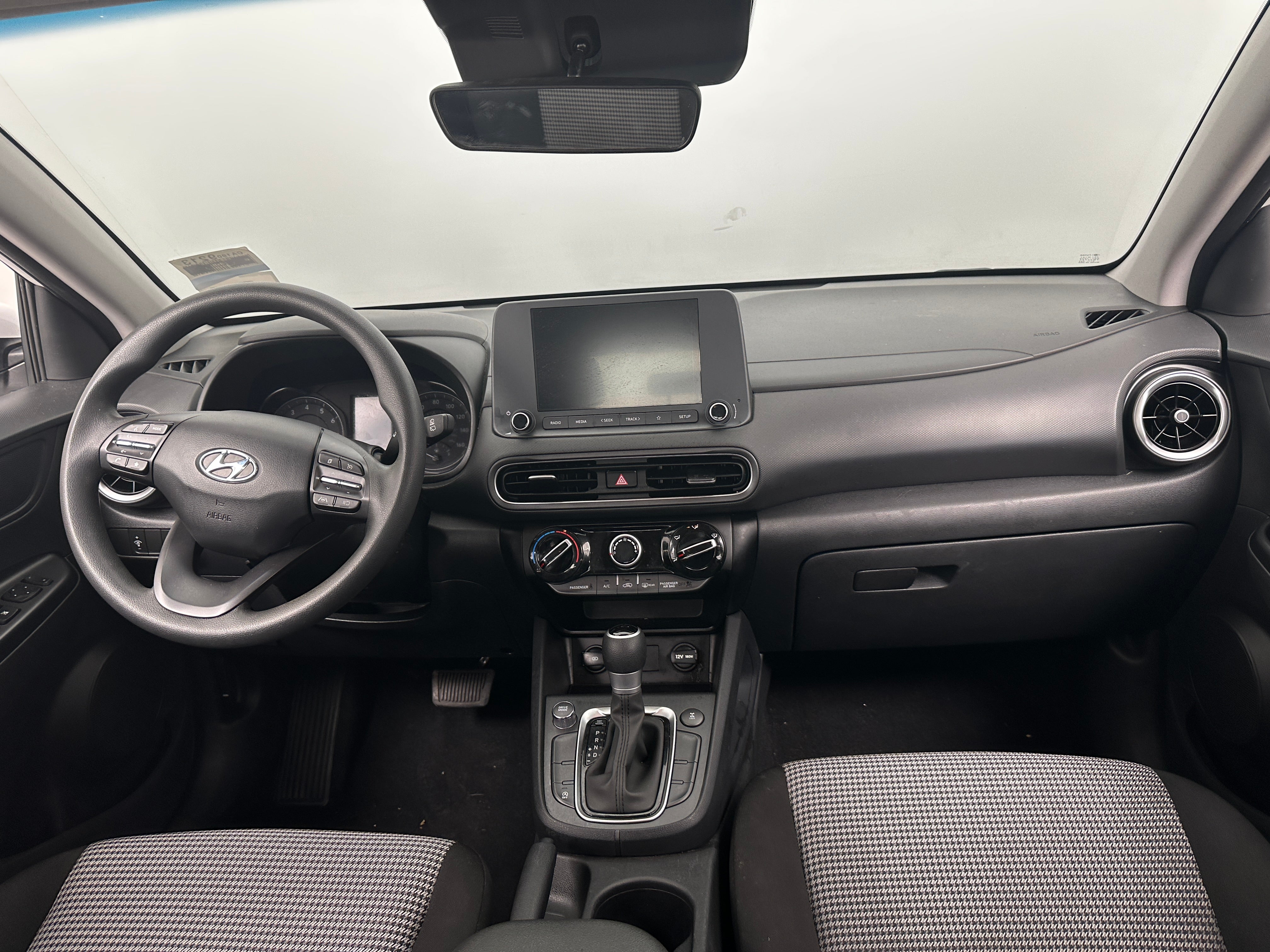 2023 Hyundai Kona SE 3