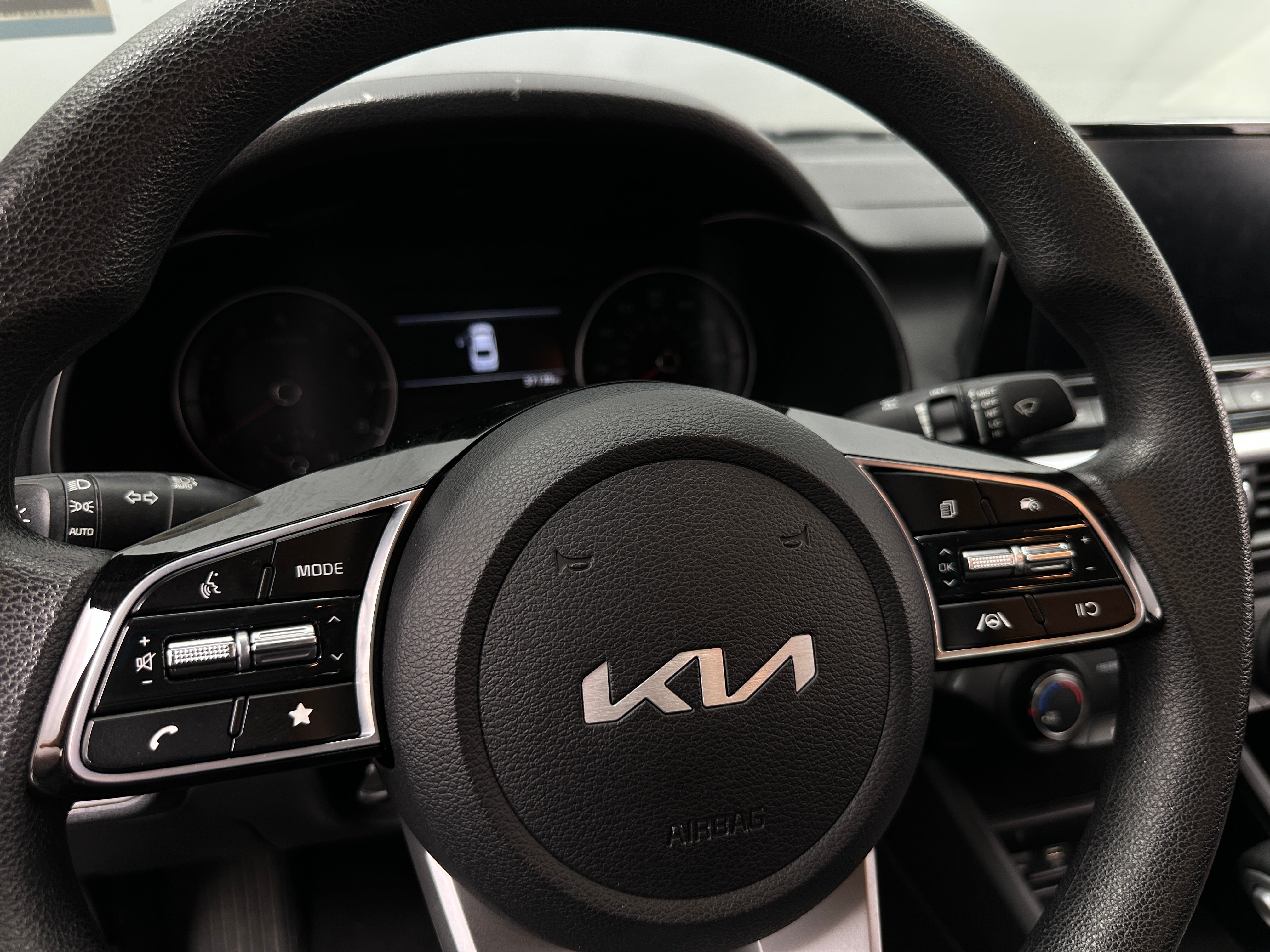 2023 Kia Forte LXS 5