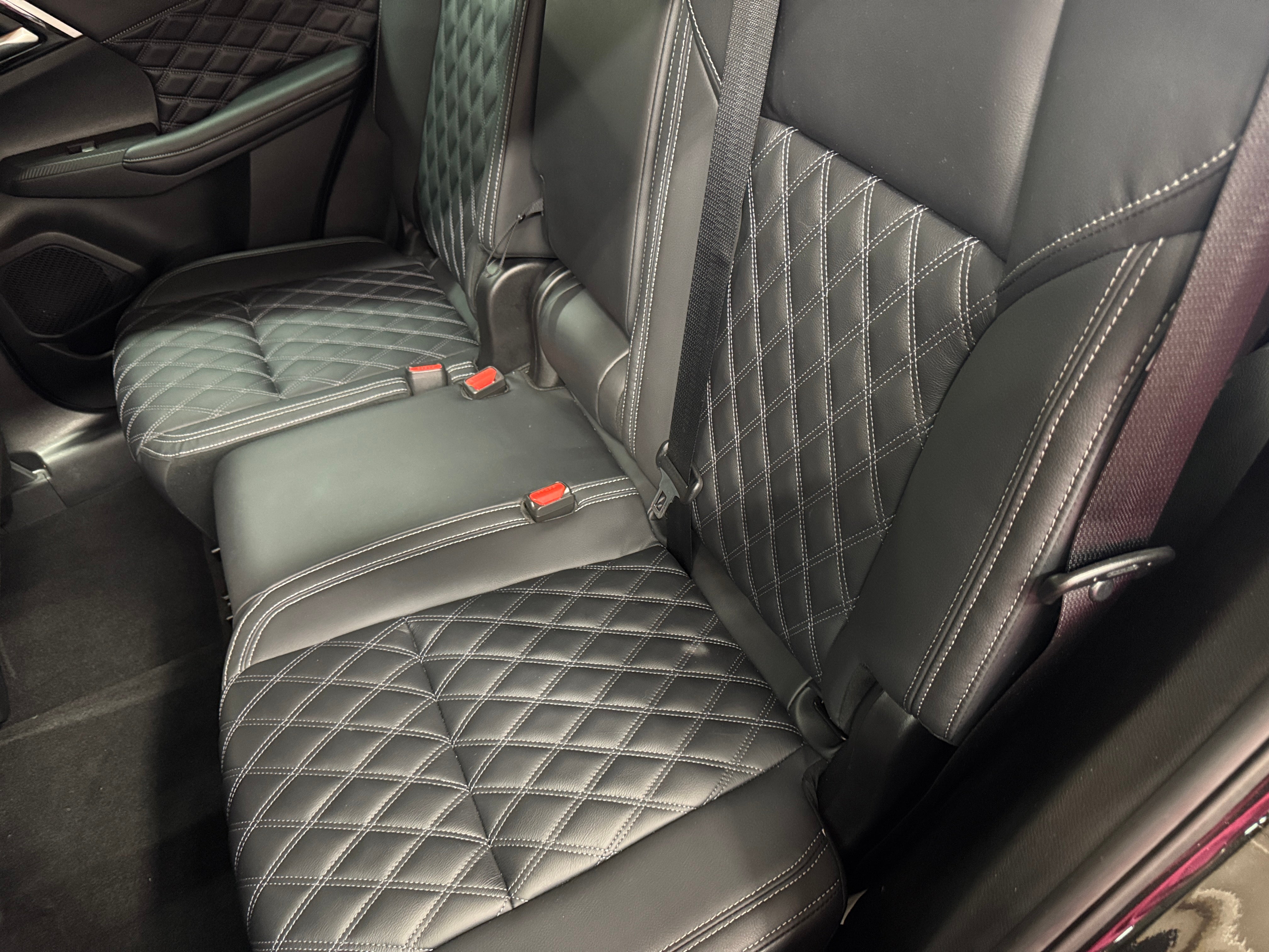 2023 Mitsubishi Outlander Black Edition 5