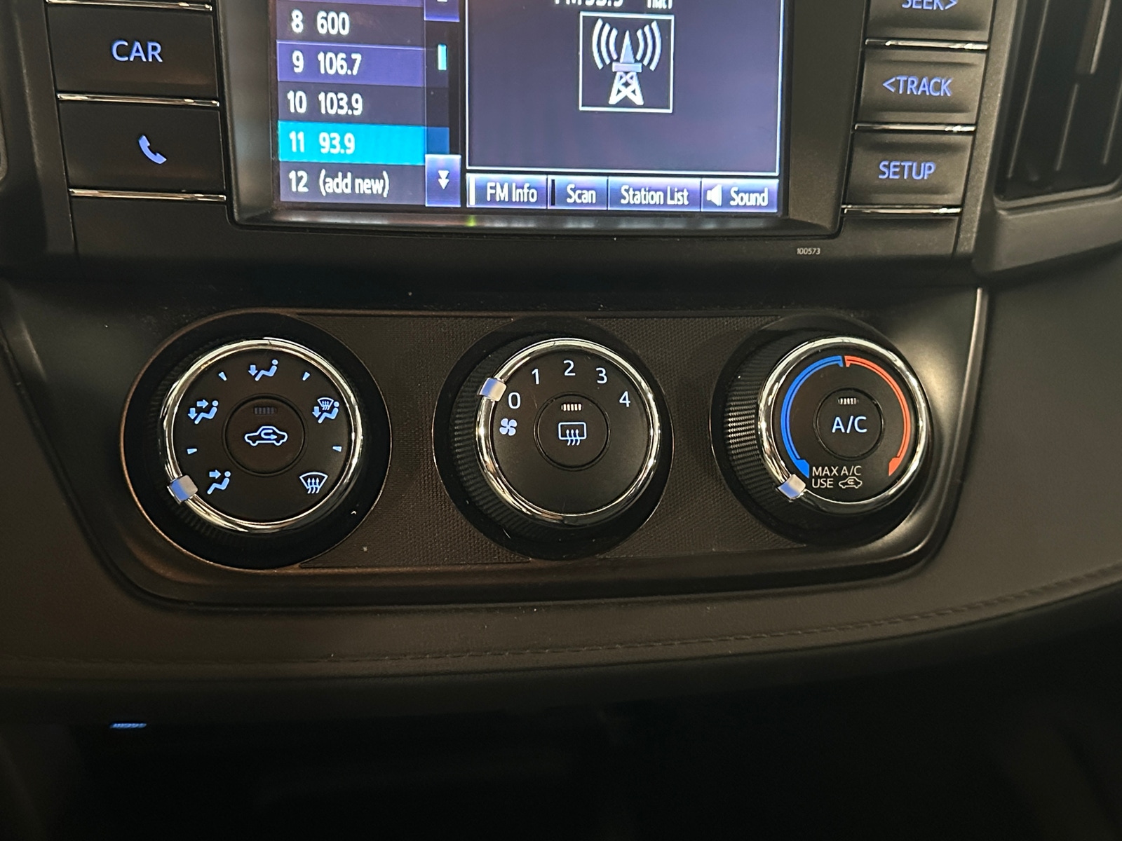 Thumbnail: 2016 Toyota RAV4 - 4