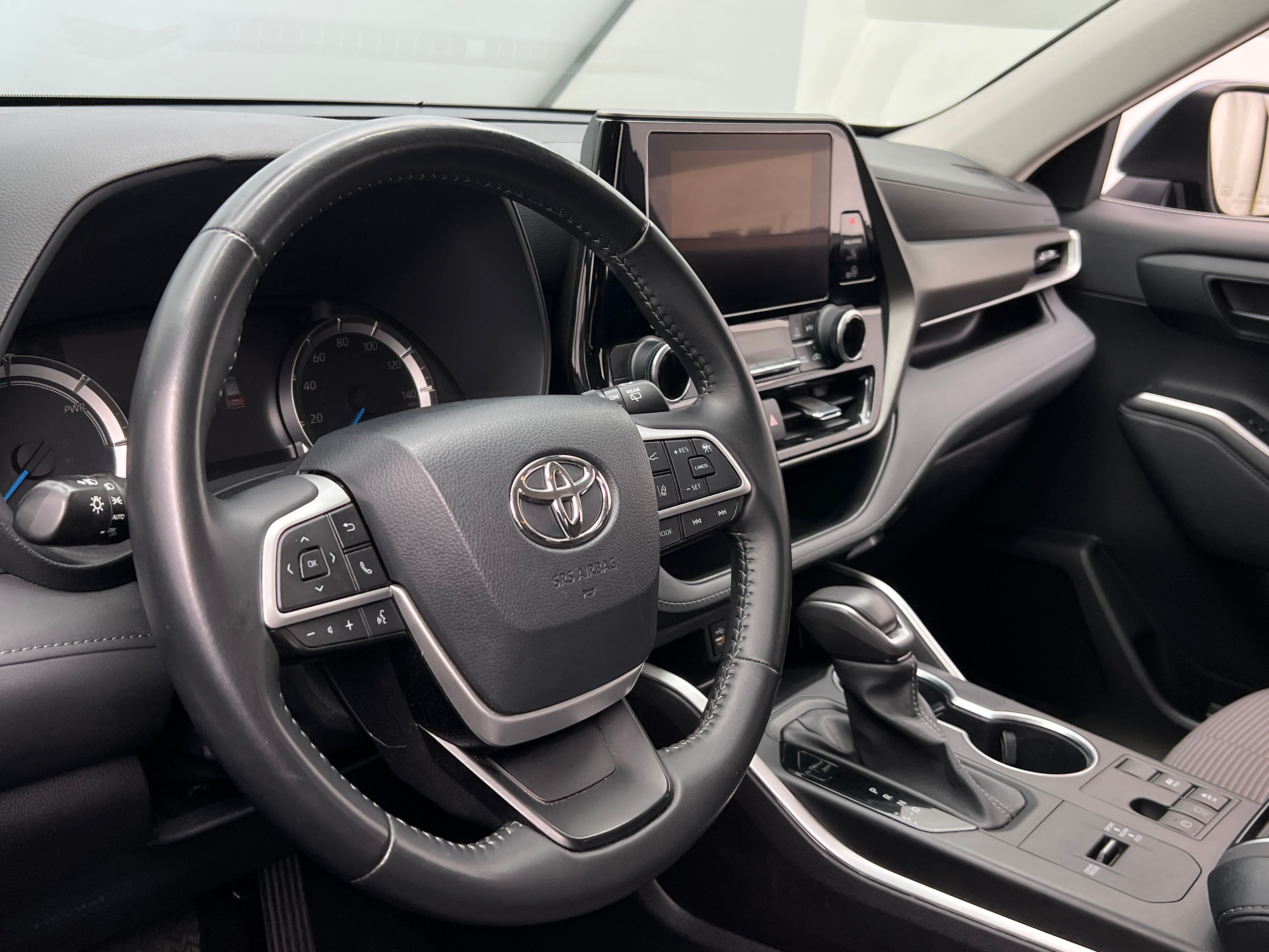 2023 Toyota Highlander LE 5