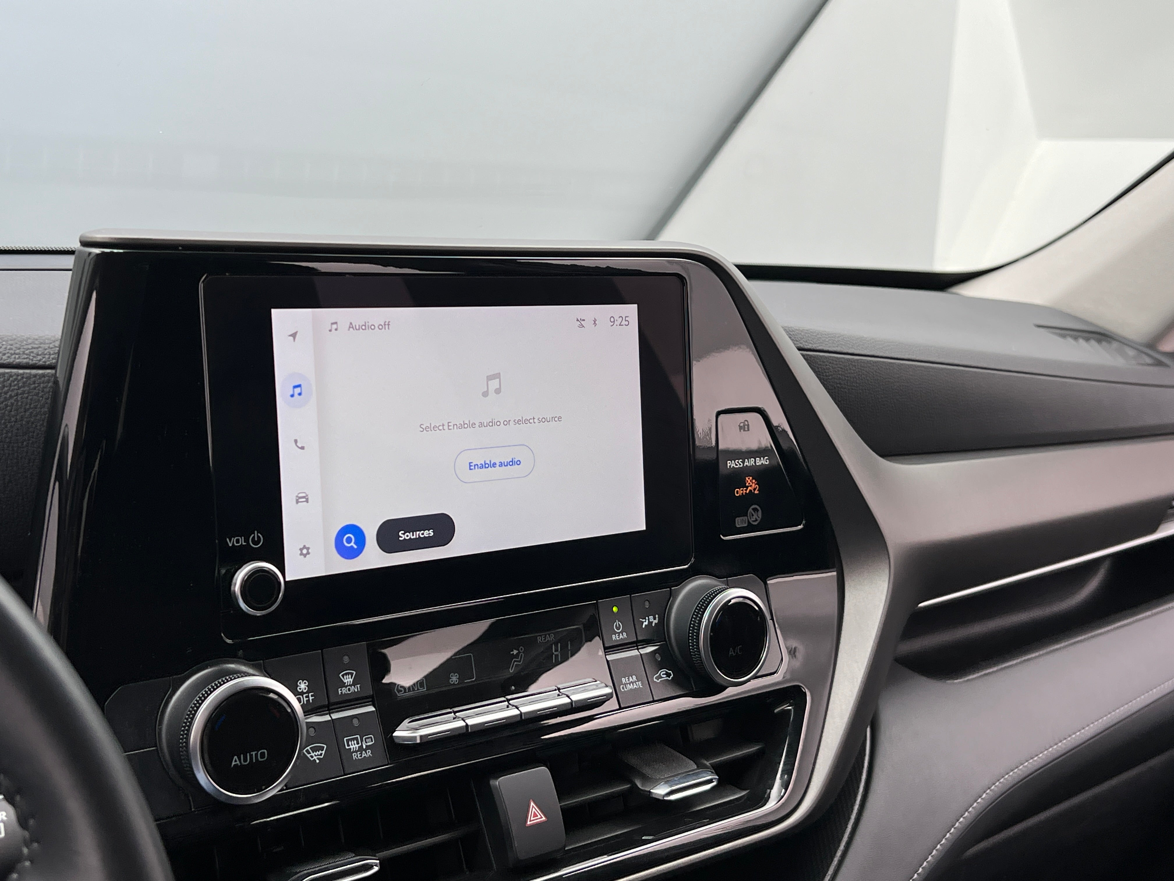 2023 Toyota Highlander LE 4