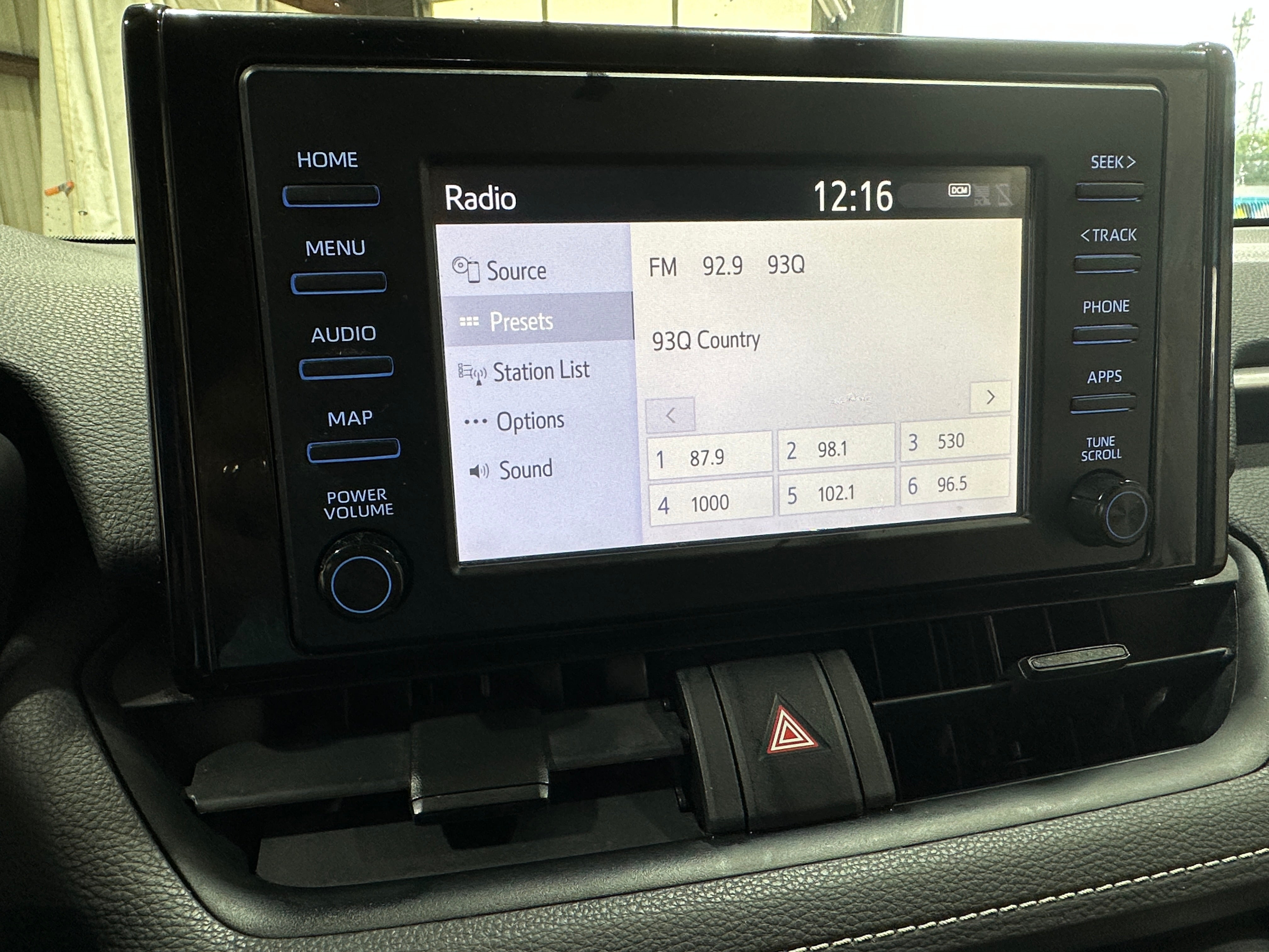 2019 Toyota RAV4 LE 4