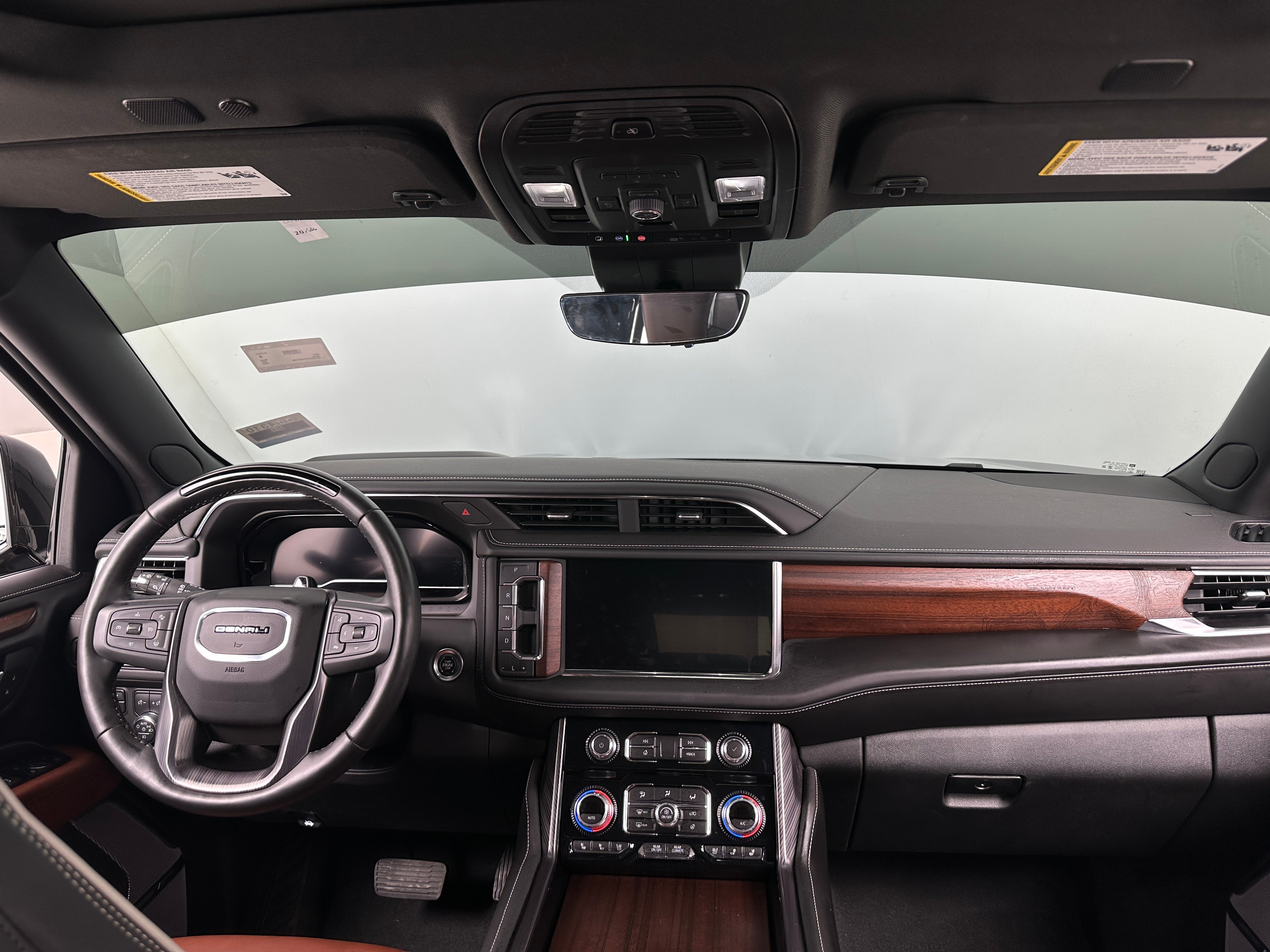 2023 GMC Yukon Denali Ultimate 2