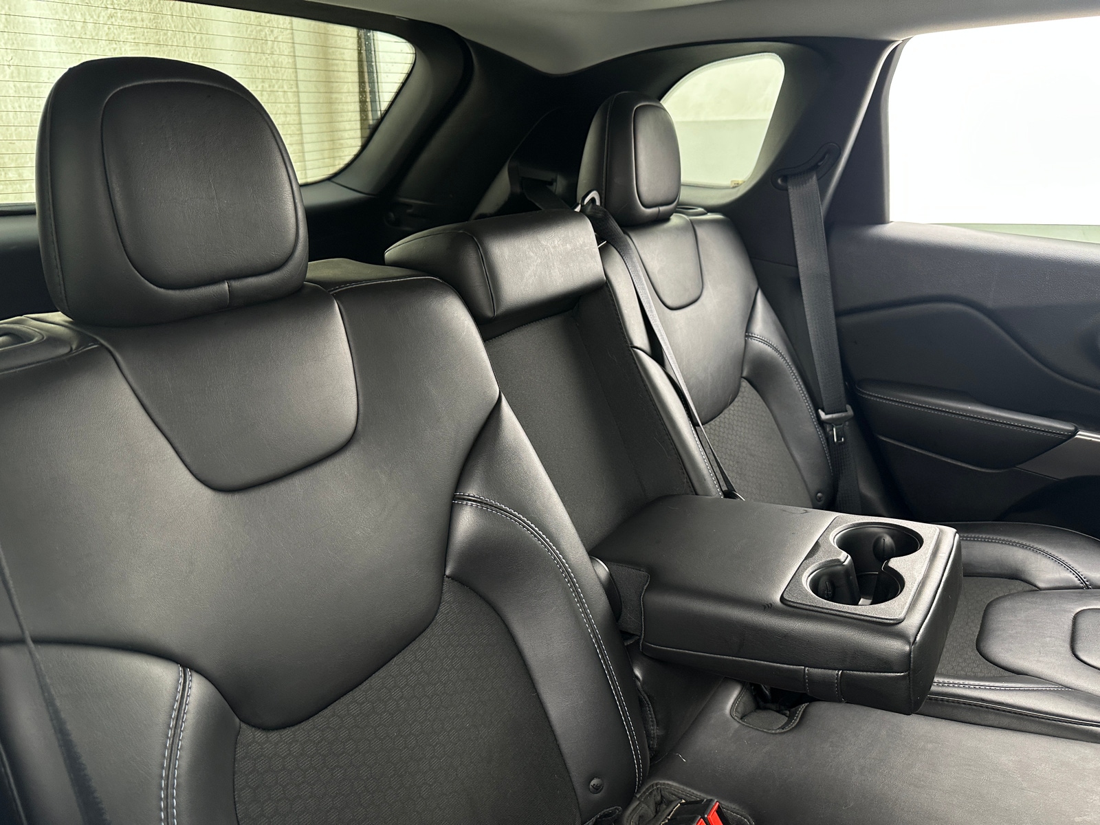 Thumbnail: 2019 Jeep Cherokee - 6