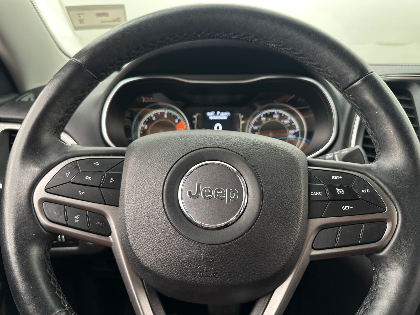 Thumbnail: 2019 Jeep Cherokee - 5