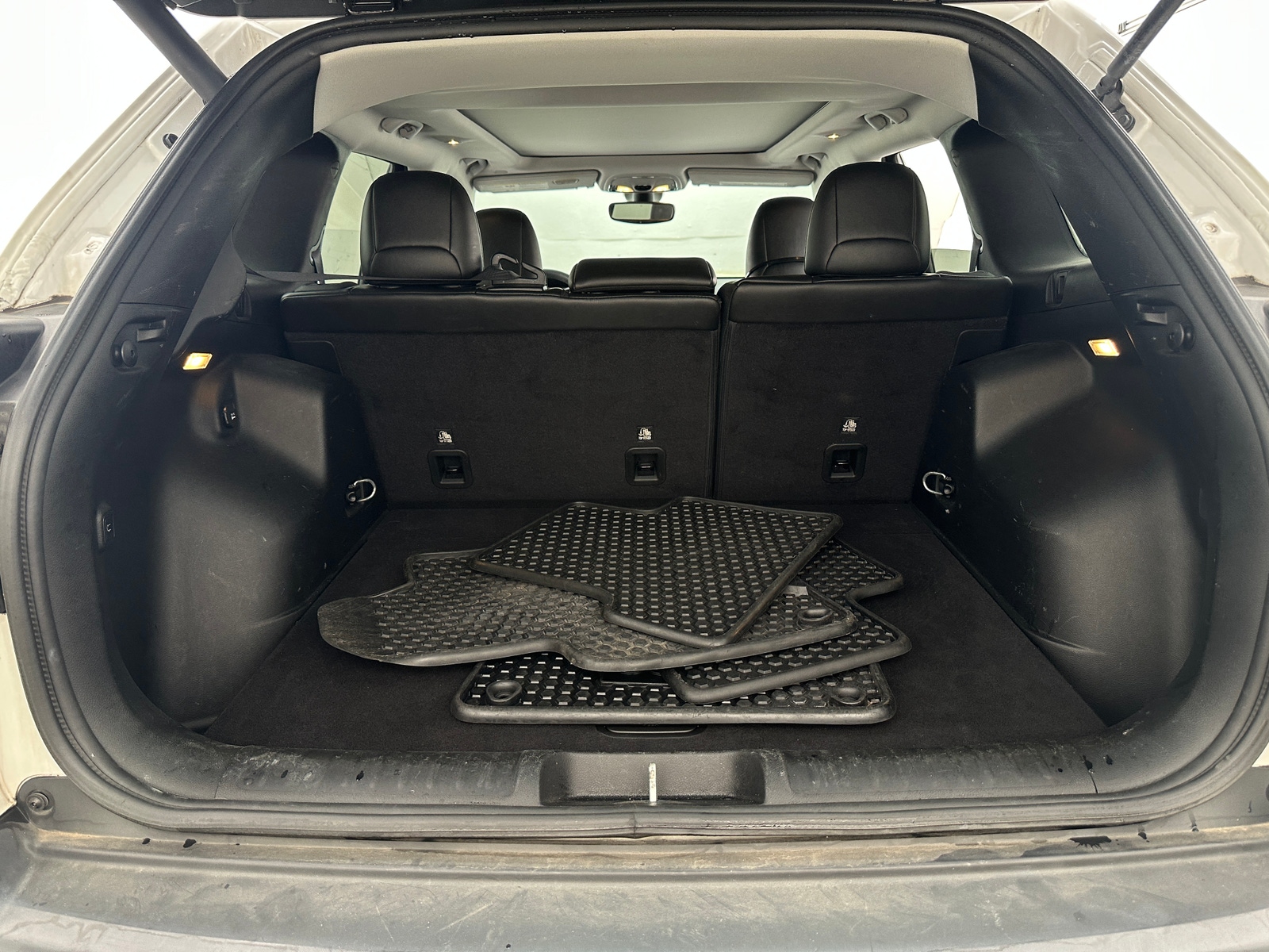 Thumbnail: 2019 Jeep Cherokee - 7
