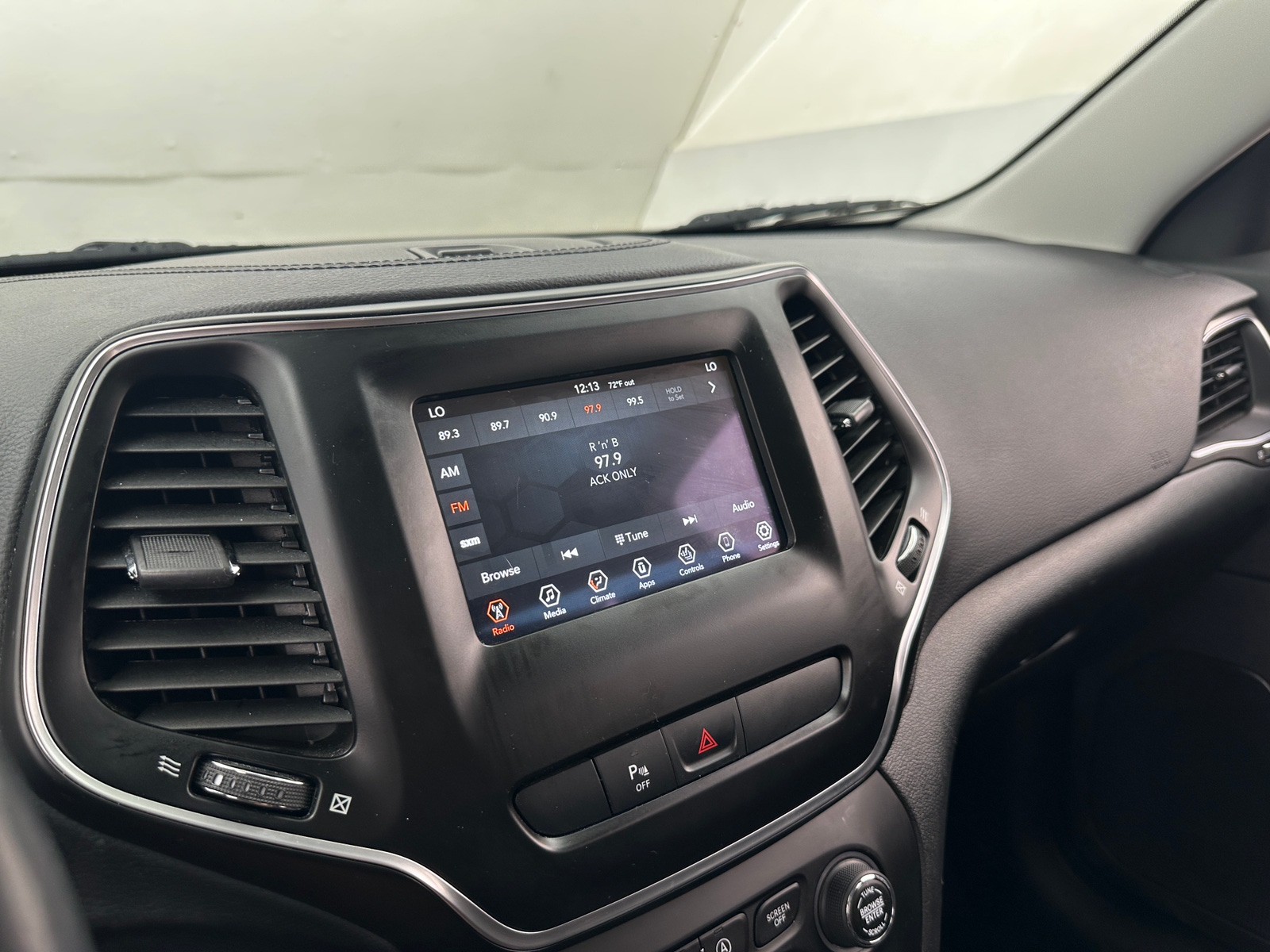 Thumbnail: 2019 Jeep Cherokee - 4