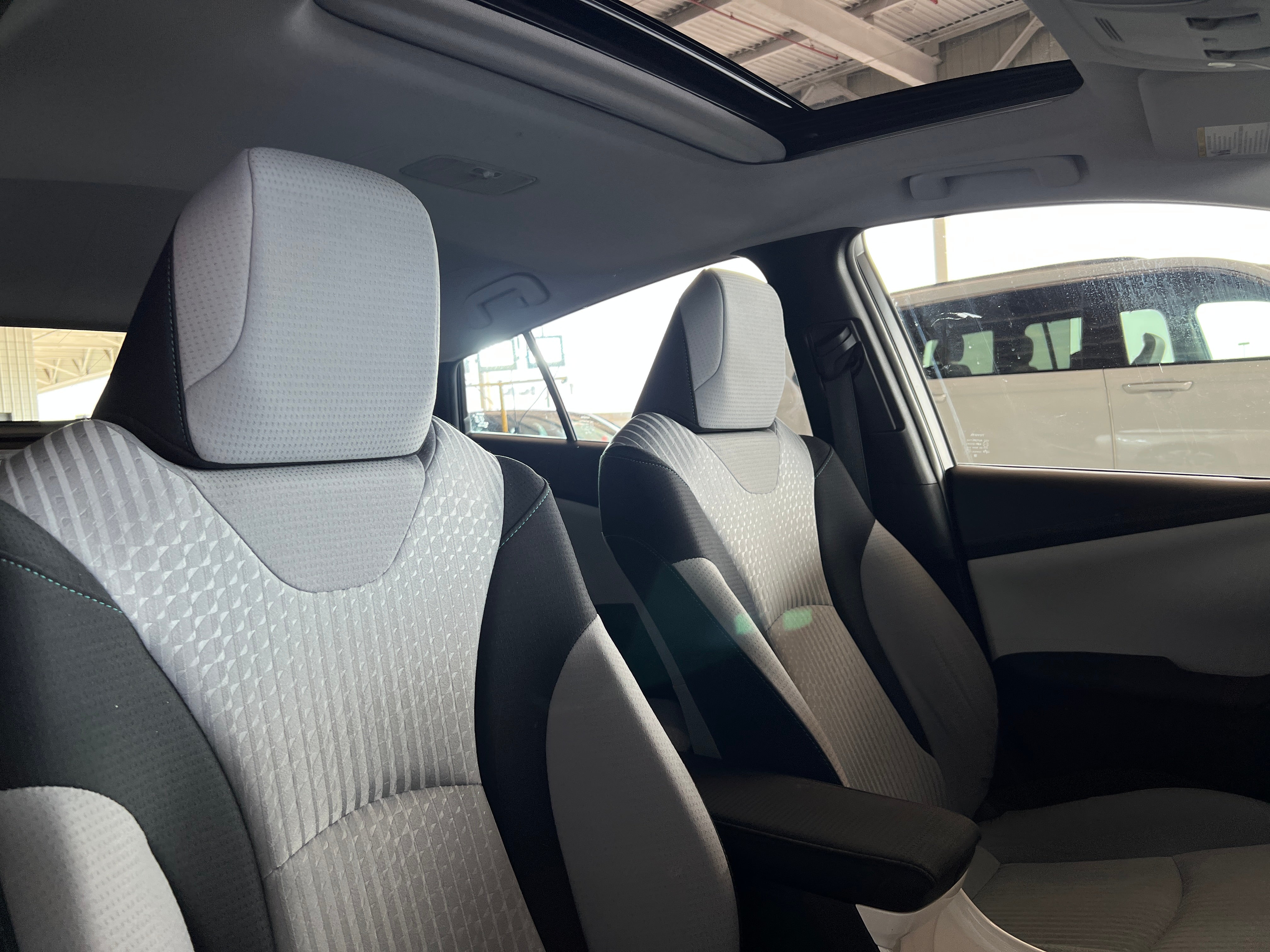 2017 Toyota Prius Three Touring 2