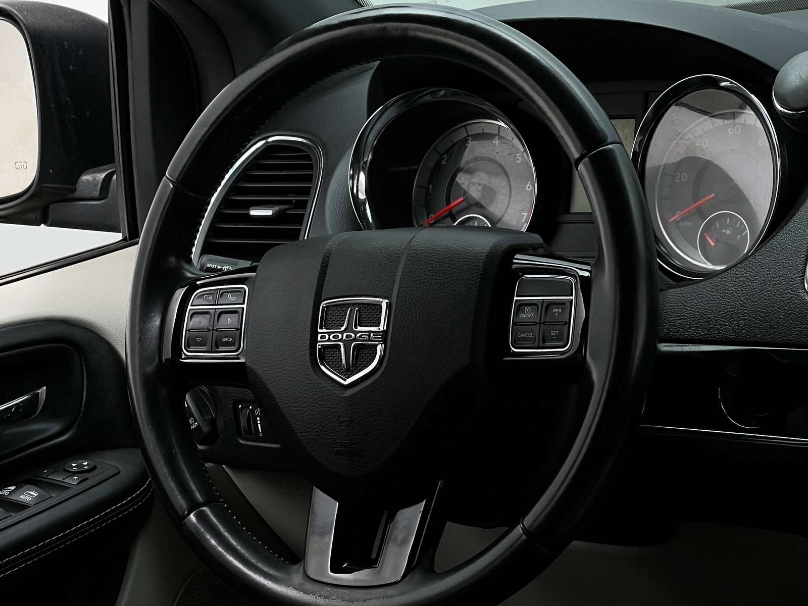 Thumbnail: 2019 Dodge Grand Caravan - 4
