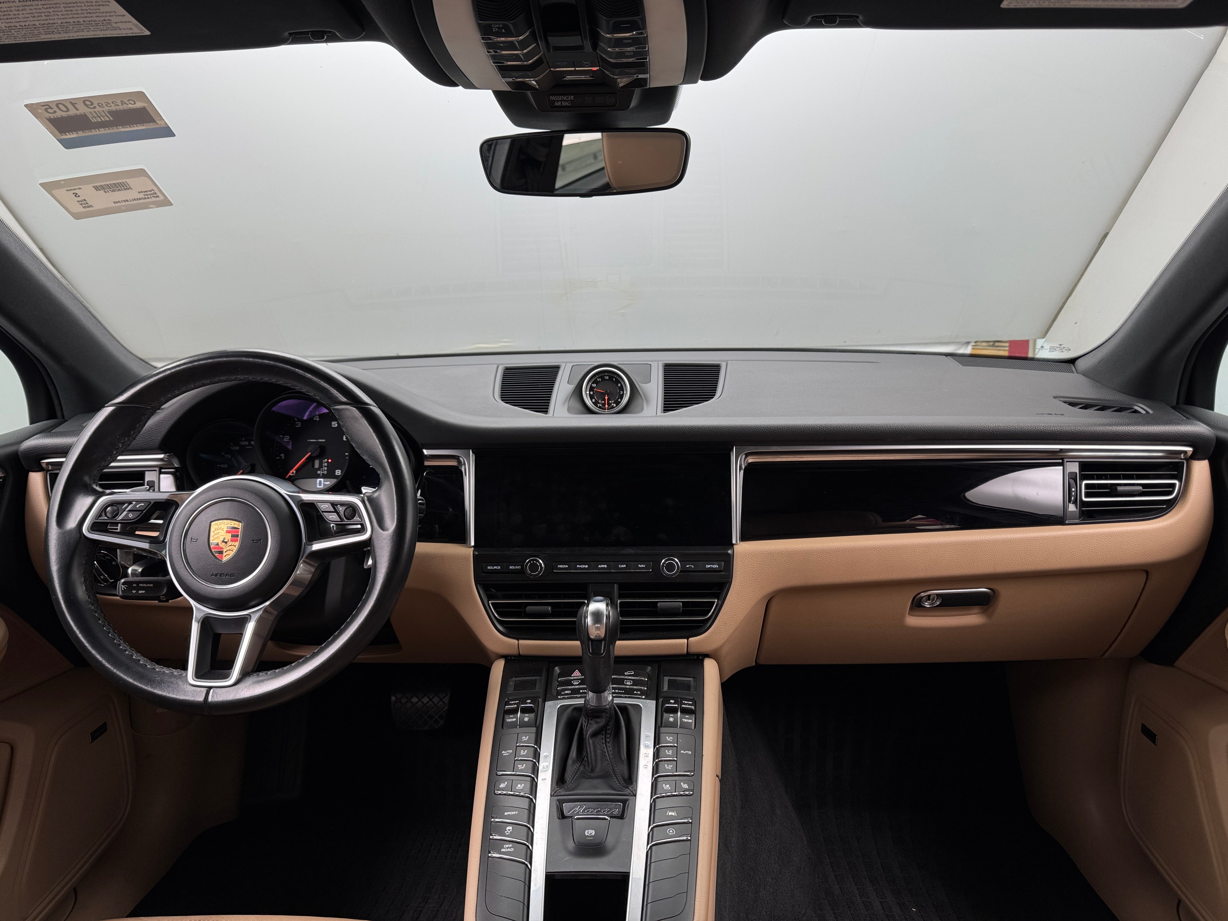 Thumbnail: 2020 Porsche Macan - 2